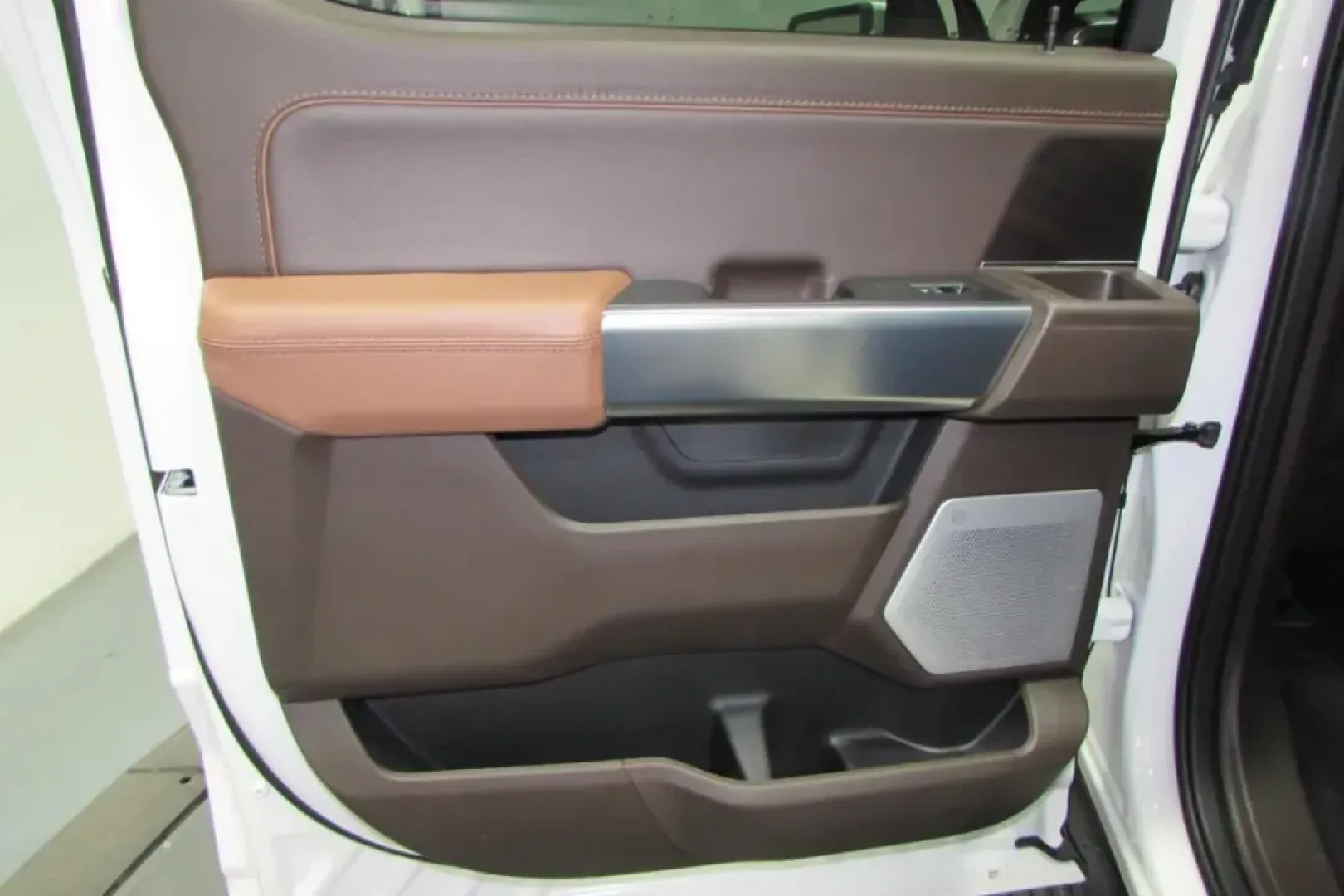 2025 /Java Leather Ford F-150 King Ranch (1FTFW6LD5SF) with an 3.5L V6 Turbocharged engine, located at 12836 Highway 21, De Soto, MO, 63020, (636) 337-7777, 38.151867, -90.575615 - **Unleash Adventure with the 2025 Ford F-150 King Ranch Now Available at Pettus Ford De Soto!**<br /> <br /> Are you ready to elevate your outdoor adventures or conquer your daily commute with style and power? Look no further than the stunning 2025 Ford F-150 King Ranch, available now at Pettus For - Photo#29