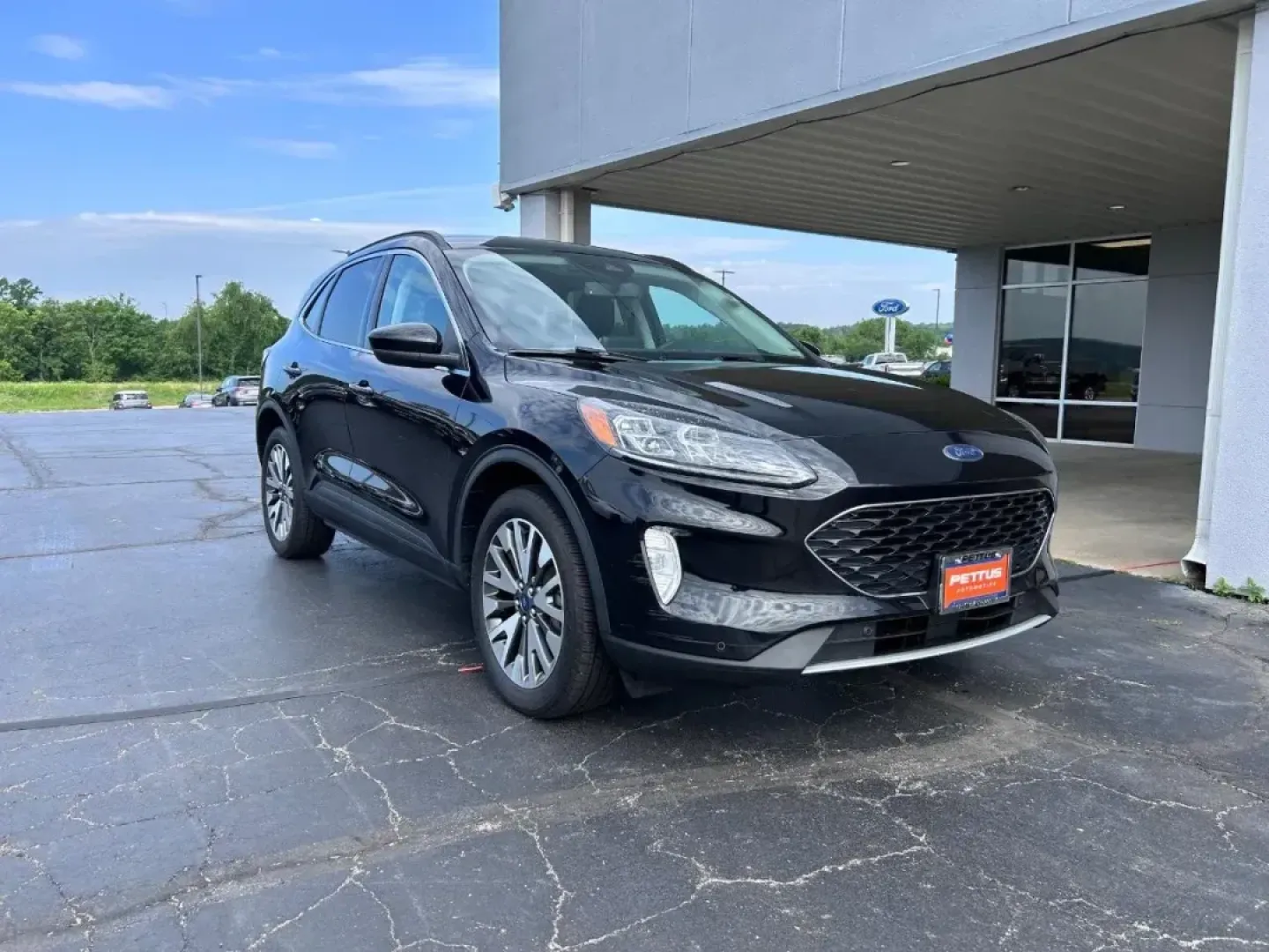 2022 /Ebony Leather Ford Escape Hybrid Titanium (1FMCU9DZ5NU) with an 2.5L iVCT Atkinson Cycle I-4 Hybrid engine, Automatic transmission, located at 141 Commercial Dr, Fredericktown, MO, 63645, (573) 783-6432, 37.570087, -90.320648 - USED 2022 Ford Escape Hybrid Titanium from Pettus Ford Fredericktown, Fredericktown MO. - Photo#0