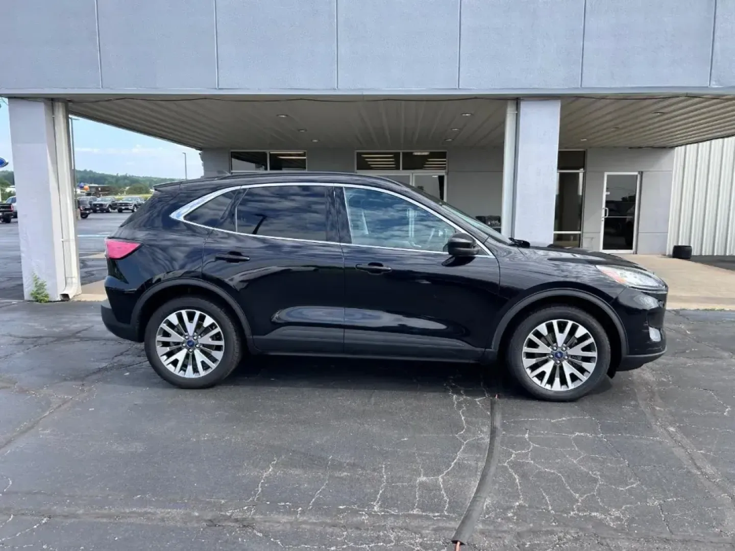 2022 /Ebony Leather Ford Escape Hybrid Titanium (1FMCU9DZ5NU) with an 2.5L iVCT Atkinson Cycle I-4 Hybrid engine, Automatic transmission, located at 141 Commercial Dr, Fredericktown, MO, 63645, (573) 783-6432, 37.570087, -90.320648 - USED 2022 Ford Escape Hybrid Titanium from Pettus Ford Fredericktown, Fredericktown MO. - Photo#1