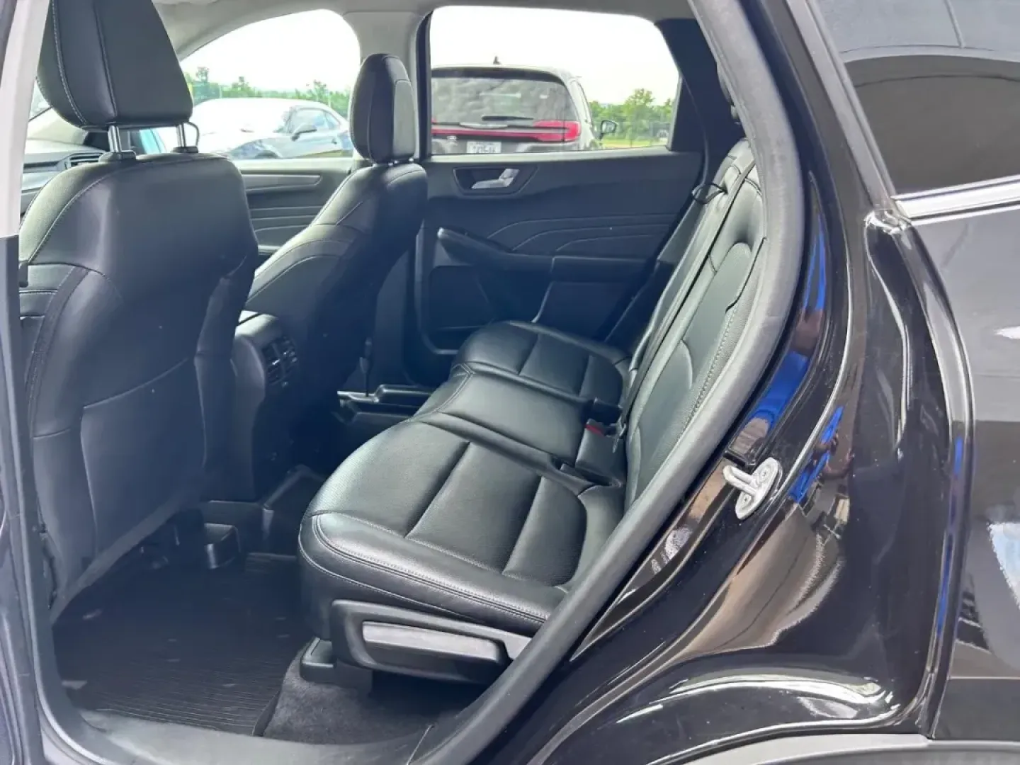 2022 /Ebony Leather Ford Escape Hybrid Titanium (1FMCU9DZ5NU) with an 2.5L iVCT Atkinson Cycle I-4 Hybrid engine, Automatic transmission, located at 141 Commercial Dr, Fredericktown, MO, 63645, (573) 783-6432, 37.570087, -90.320648 - USED 2022 Ford Escape Hybrid Titanium from Pettus Ford Fredericktown, Fredericktown MO. - Photo#9