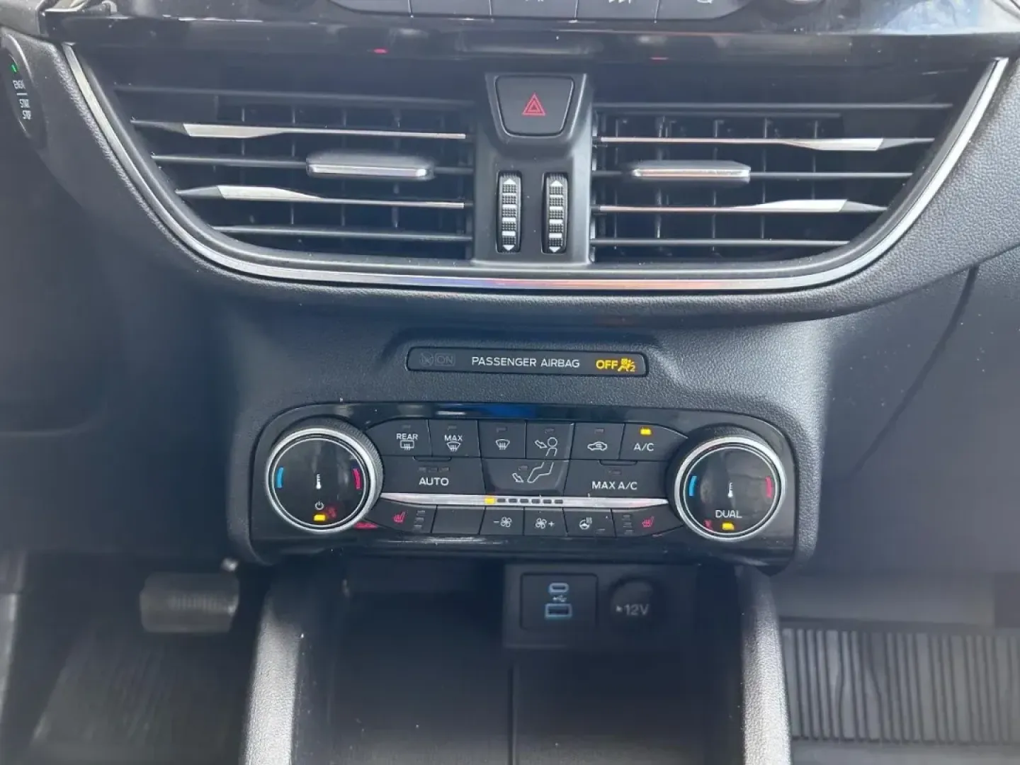 2022 /Ebony Leather Ford Escape Hybrid Titanium (1FMCU9DZ5NU) with an 2.5L iVCT Atkinson Cycle I-4 Hybrid engine, Automatic transmission, located at 141 Commercial Dr, Fredericktown, MO, 63645, (573) 783-6432, 37.570087, -90.320648 - USED 2022 Ford Escape Hybrid Titanium from Pettus Ford Fredericktown, Fredericktown MO. - Photo#15
