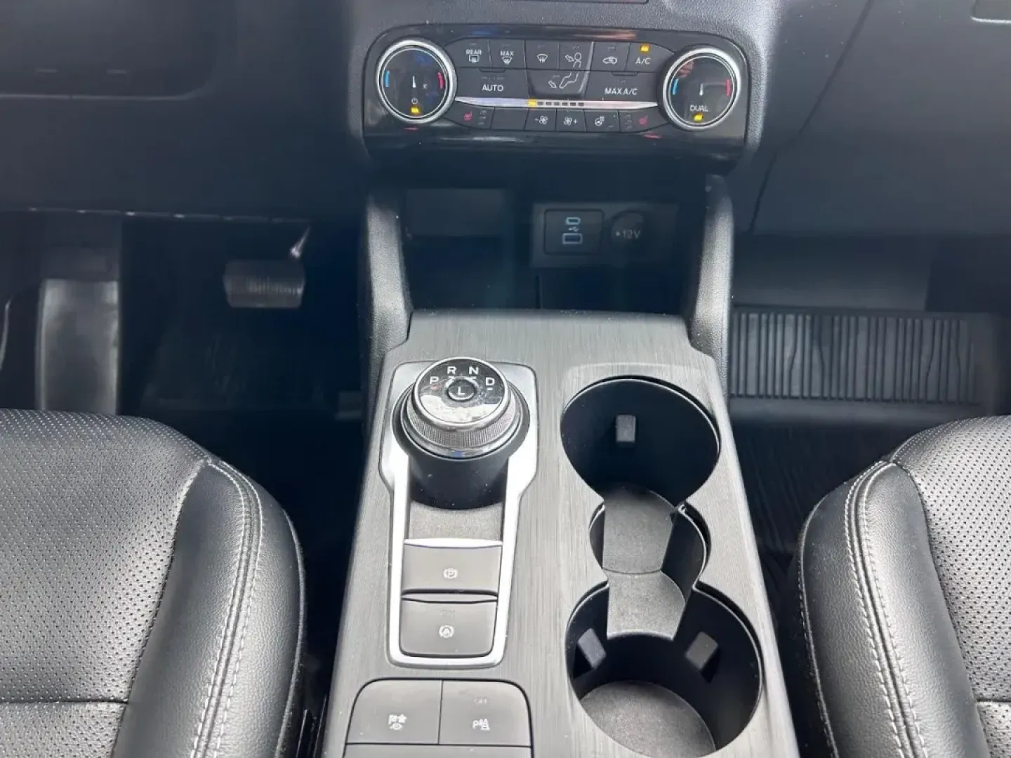 2022 /Ebony Leather Ford Escape Hybrid Titanium (1FMCU9DZ5NU) with an 2.5L iVCT Atkinson Cycle I-4 Hybrid engine, Automatic transmission, located at 141 Commercial Dr, Fredericktown, MO, 63645, (573) 783-6432, 37.570087, -90.320648 - USED 2022 Ford Escape Hybrid Titanium from Pettus Ford Fredericktown, Fredericktown MO. - Photo#16