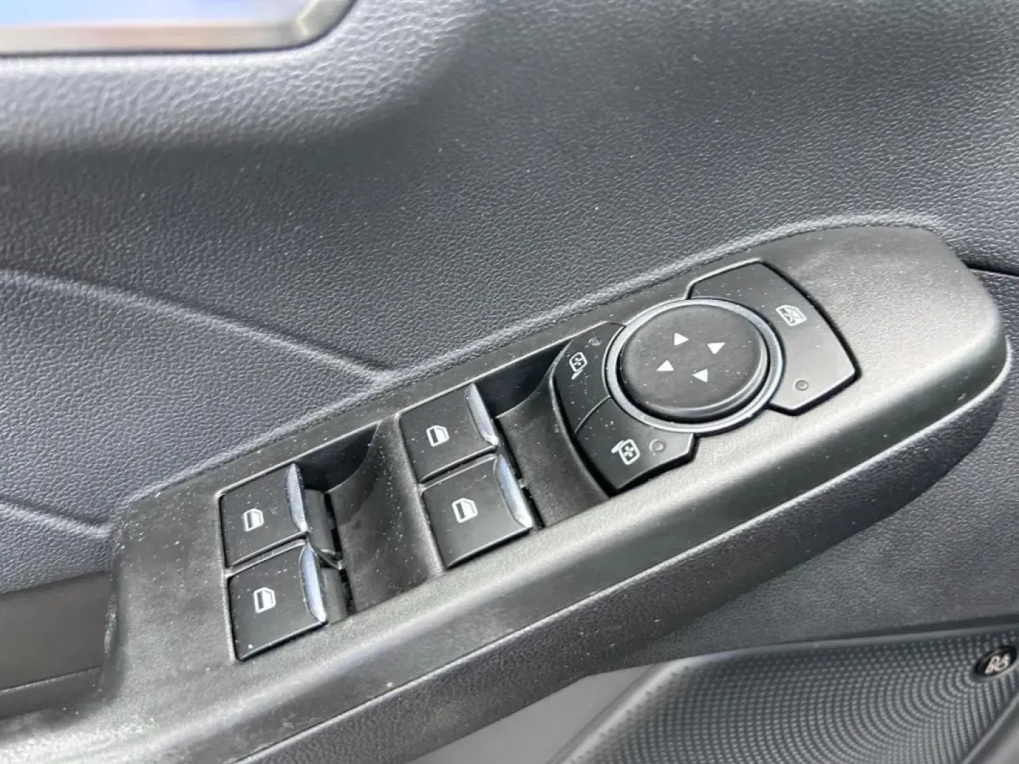 2022 /Ebony Leather Ford Escape Hybrid Titanium (1FMCU9DZ5NU) with an 2.5L iVCT Atkinson Cycle I-4 Hybrid engine, Automatic transmission, located at 141 Commercial Dr, Fredericktown, MO, 63645, (573) 783-6432, 37.570087, -90.320648 - USED 2022 Ford Escape Hybrid Titanium from Pettus Ford Fredericktown, Fredericktown MO. - Photo#18