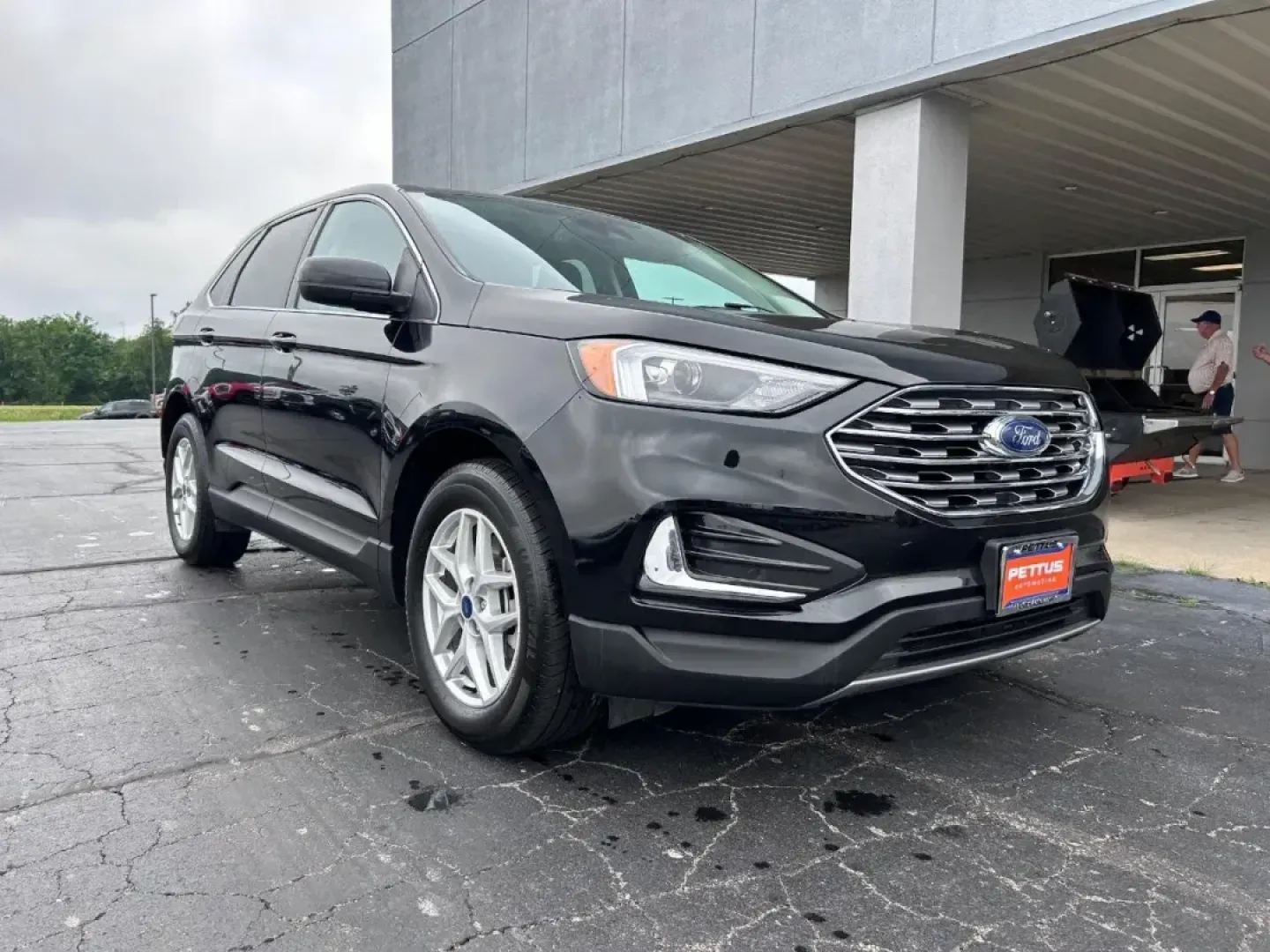 2022 /Ebony Leather Ford Edge SEL (2FMPK4J90NB) with an Twin-Scroll 2.0L EcoBoost engine, Automatic transmission, located at 141 Commercial Dr, Fredericktown, MO, 63645, (573) 783-6432, 37.570087, -90.320648 - Are you ready to elevate your driving experience? Imagine cruising through the scenic landscapes of Fredericktown, MO, in a stylish and efficient SUV that meets all your lifestyle needs. Introducing the 2022 Ford Edge SEL, available now at Pettus Ford Fredericktown. This versatile vehicle perfectly - Photo#0
