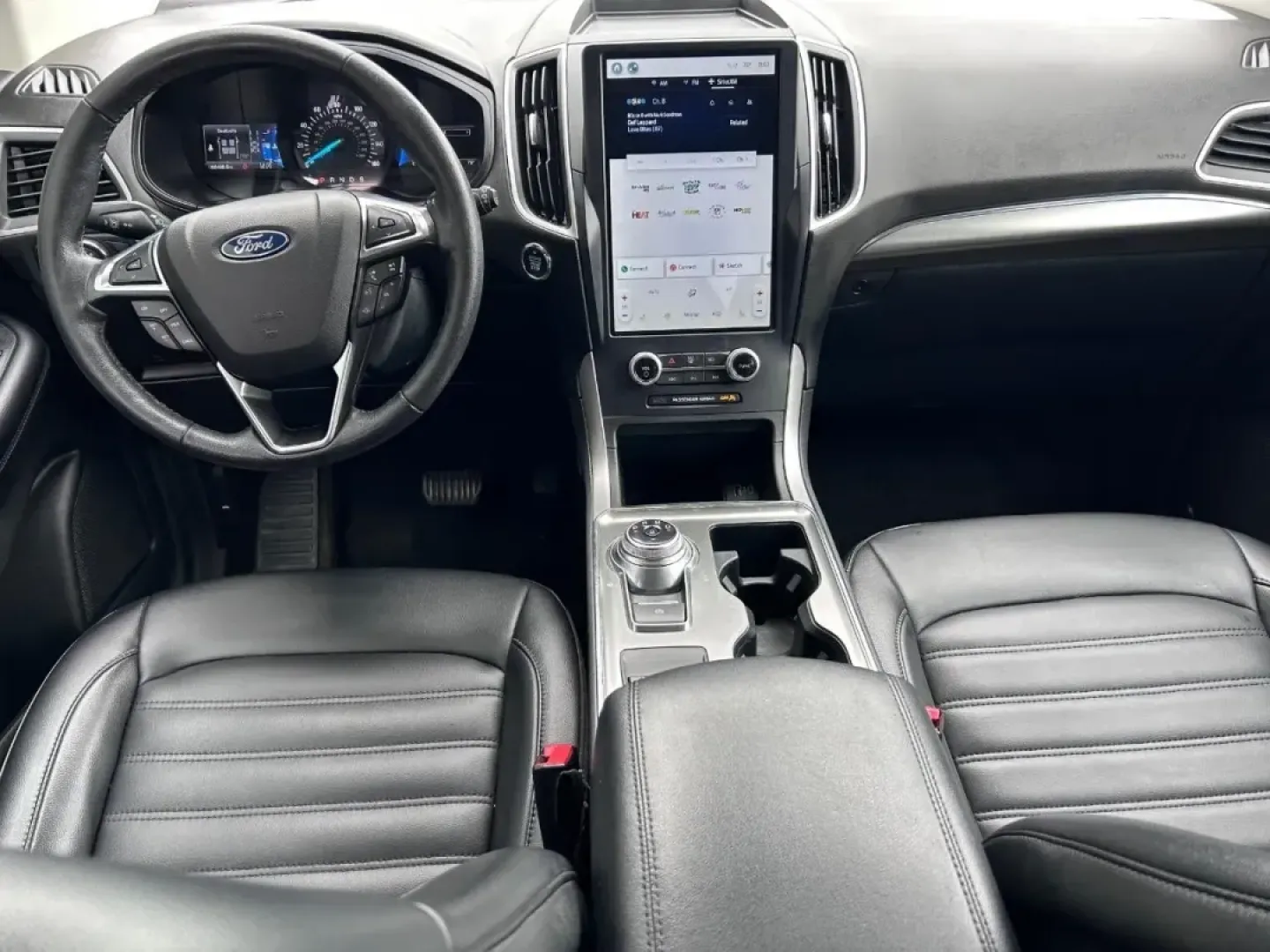 2022 /Ebony Leather Ford Edge SEL (2FMPK4J90NB) with an Twin-Scroll 2.0L EcoBoost engine, Automatic transmission, located at 141 Commercial Dr, Fredericktown, MO, 63645, (573) 783-6432, 37.570087, -90.320648 - Are you ready to elevate your driving experience? Imagine cruising through the scenic landscapes of Fredericktown, MO, in a stylish and efficient SUV that meets all your lifestyle needs. Introducing the 2022 Ford Edge SEL, available now at Pettus Ford Fredericktown. This versatile vehicle perfectly - Photo#9