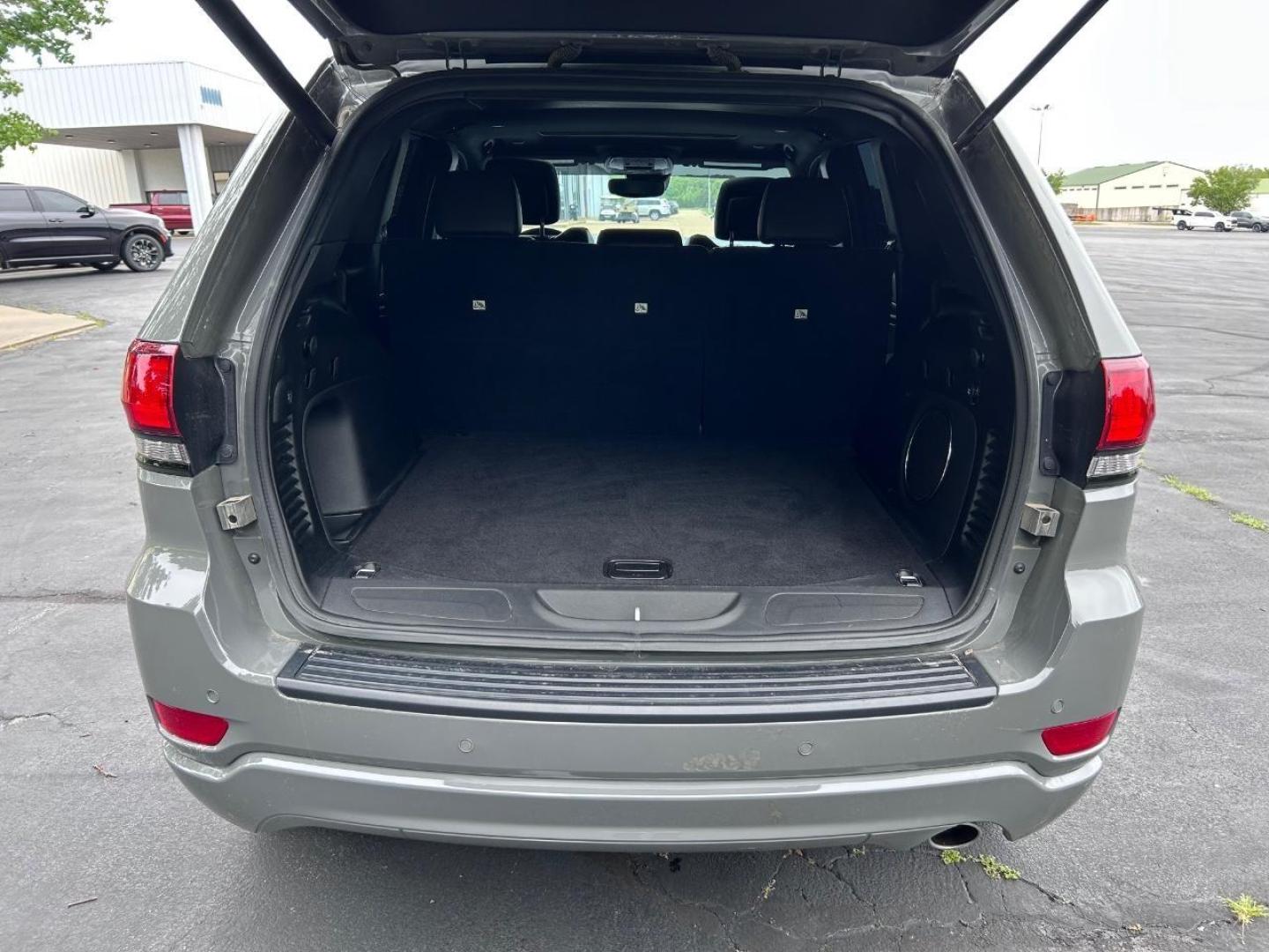 2022 /Black Suede Jeep Grand Cherokee WK Laredo X (1C4RJFAG9NC) with an 3.6L V6 24V VVT UPG I engine, located at 970 Woodlawn Dr., Farmington, MO, 63640, (573) 431-7800, 37.825642, -90.468674 - USED 2022 Jeep Grand Cherokee WK Laredo X from Pettus CDJR Farmington, Farmington MO. - Photo#4