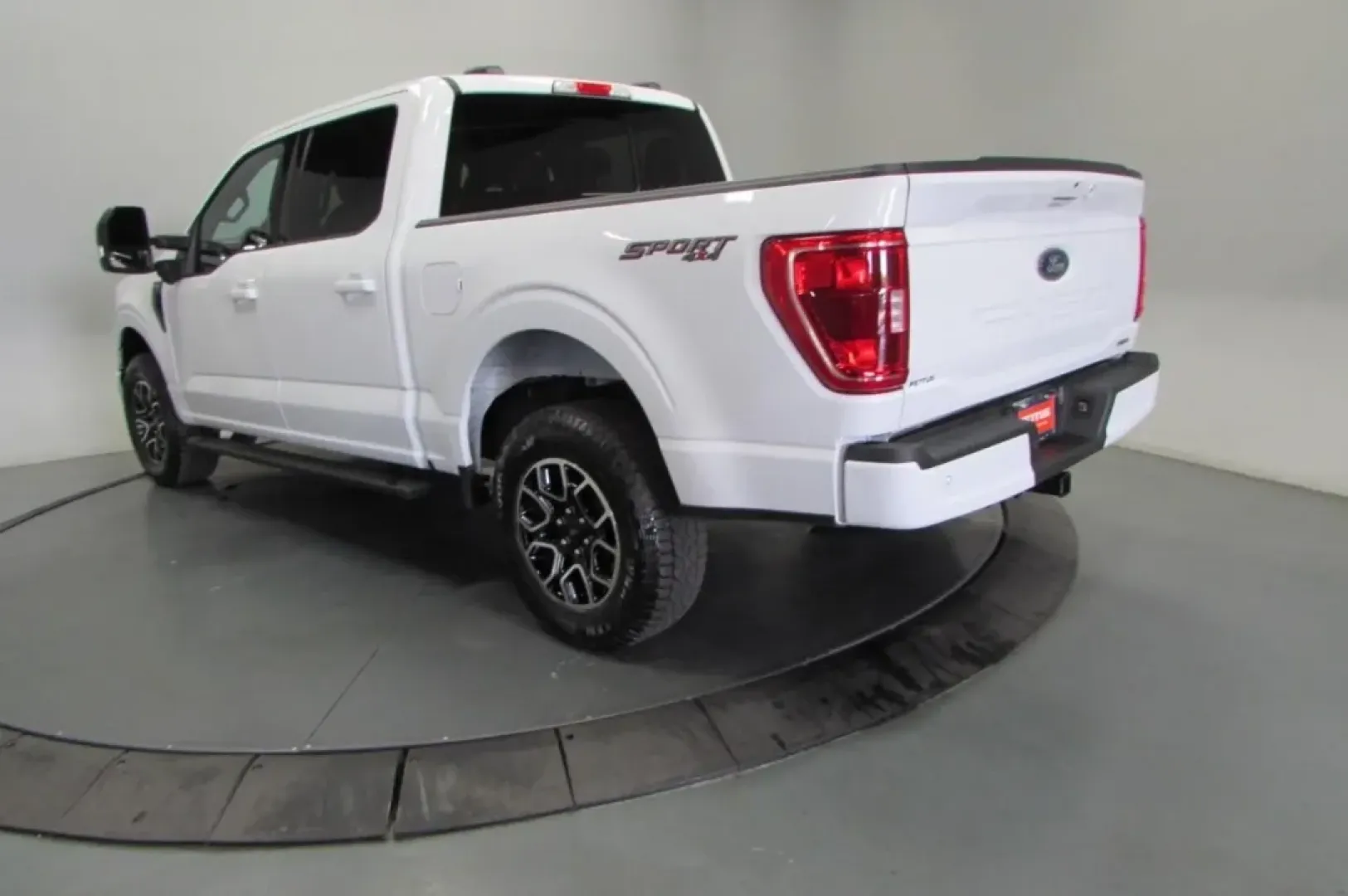 2023 /Black Ford F-150 XLT (1FTFW1E84PF) with an Other engine, located at 12830 Highway 21, De Soto, MO, 63020, (636) 337-7777, 38.153099, -90.573624 - **Unleash Your Adventurous Spirit with the 2023 Ford F-150 Perfect for Weekend Getaways and Daily Commutes!**<br /> <br /> Are you searching for a truck that stands up to the demands of both work and play? Look no further than the 2023 Ford F-150, now available at Pettus CDJR DeSoto. Located at 128 - Photo#5