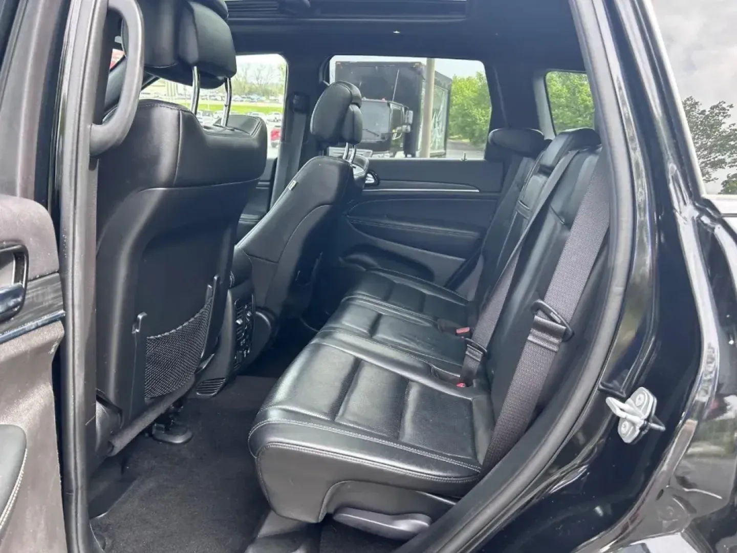 2021 /Black Leather Jeep Grand Cherokee 80th Anniversary Edition (1C4RJFBG4MC) with an 3.6L V6 24V VVT UPG I engine, Automatic transmission, located at 970 Woodlawn Dr., Farmington, MO, 63640, (573) 431-7800, 37.825642, -90.468674 - **Adventure Awaits: Experience the 2021 Jeep Grand Cherokee 80th Anniversary Edition at Pettus CDJR Farmington!**<br /> <br /> Are you ready to elevate your lifestyle with a vehicle that seamlessly blends luxury, capability, and technology? Look no further than this stunning 2021 Jeep Grand Cherokee - Photo#8