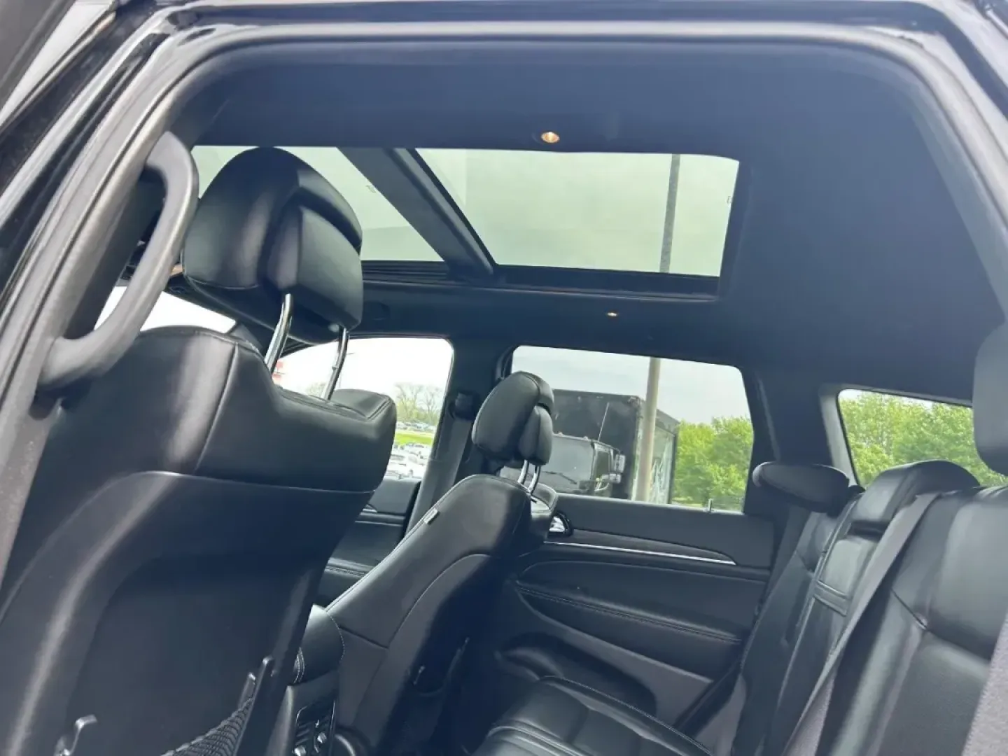 2021 /Black Leather Jeep Grand Cherokee 80th Anniversary Edition (1C4RJFBG4MC) with an 3.6L V6 24V VVT UPG I engine, Automatic transmission, located at 970 Woodlawn Dr., Farmington, MO, 63640, (573) 431-7800, 37.825642, -90.468674 - **Adventure Awaits: Experience the 2021 Jeep Grand Cherokee 80th Anniversary Edition at Pettus CDJR Farmington!**<br /> <br /> Are you ready to elevate your lifestyle with a vehicle that seamlessly blends luxury, capability, and technology? Look no further than this stunning 2021 Jeep Grand Cherokee - Photo#9