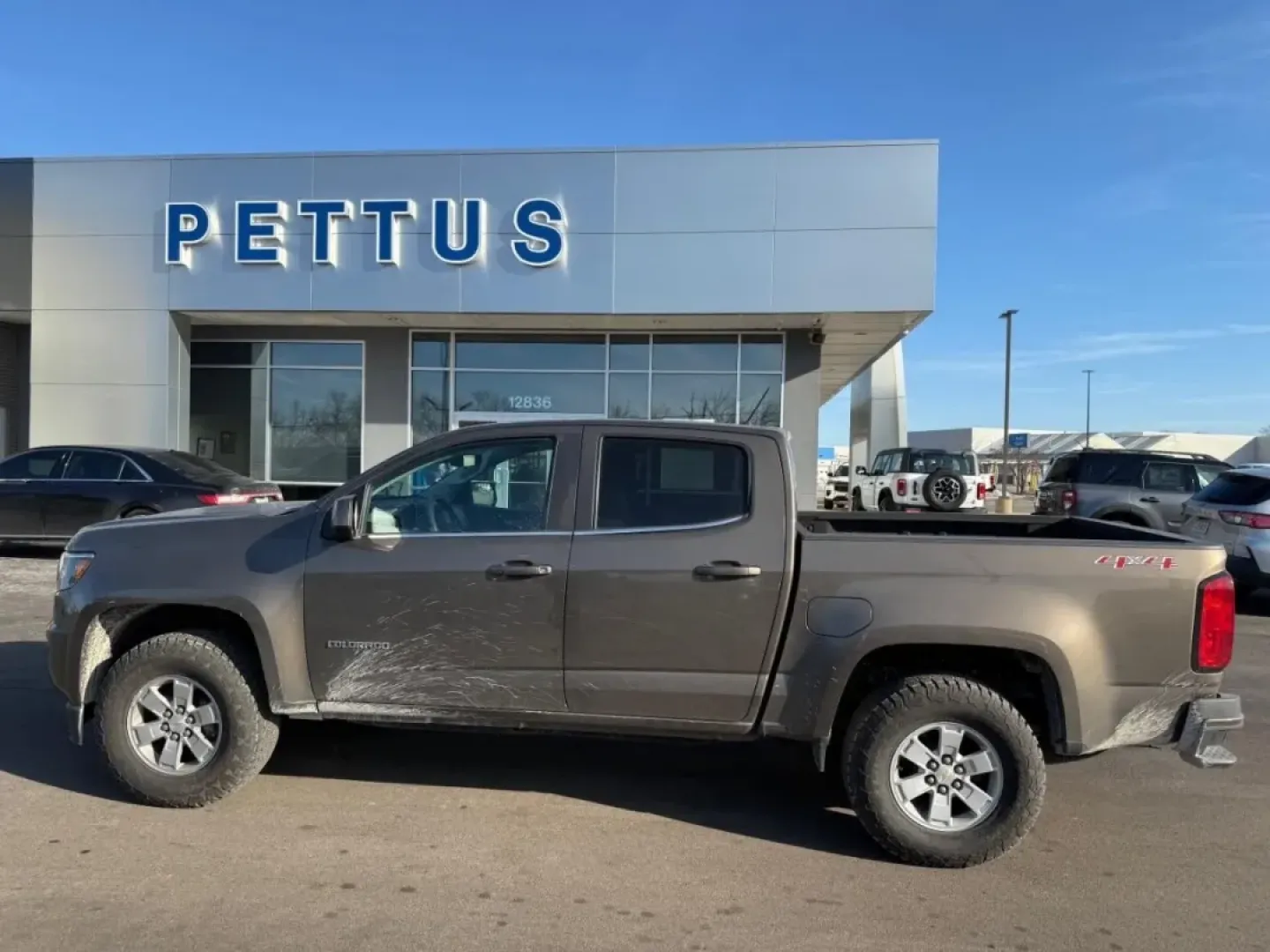 2016 /Jet Black/Dark Ash Chevrolet Colorado Work Truck (1GCGTBE37G1) with an 3.6L V6 DOHC 24V GAS engine, Automatic transmission, located at 12836 Highway 21, De Soto, MO, 63020, (636) 337-7777, 38.151867, -90.575615 - Need a truck that can handle weekday work runs and still feel ready for a weekend escape to the Ozarks? This **2016 Chevrolet Colorado** is built for life in and around De Soto-whether you're hauling supplies for a home project, commuting down **Missouri Hwy 21**, or loading up for a day trip toward - Photo#1