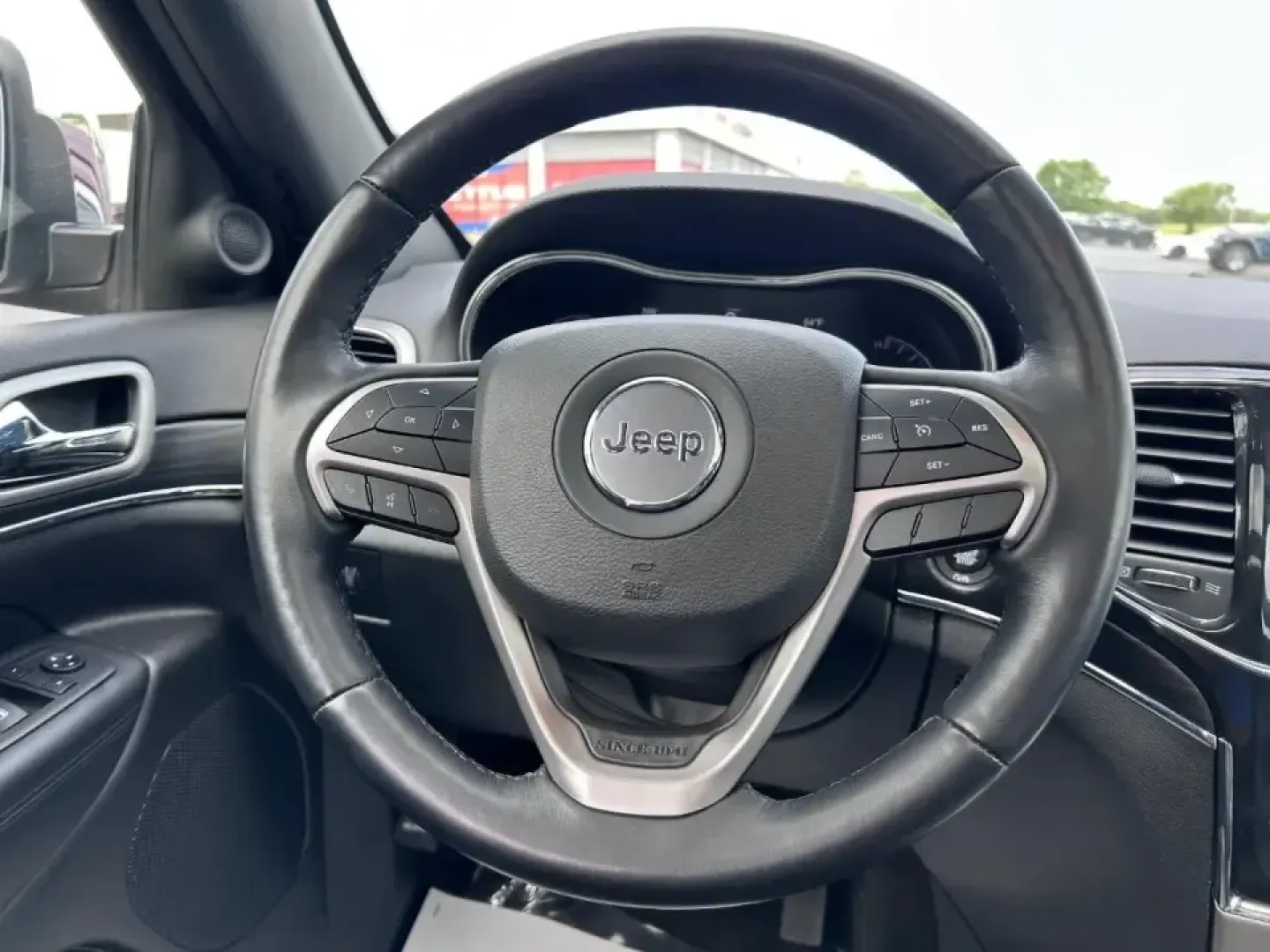 2022 /Black Leather Jeep Grand Cherokee Limited (1C4RJFBG4NC) with an 3.6L V6 24V VVT UPG I engine, 8A transmission, located at 970 Woodlawn Dr., Farmington, MO, 63640, (573) 431-7800, 37.825642, -90.468674 - Discover the adventure-ready, family-friendly 2022 Jeep Grand Cherokee WK Limited, a versatile SUV designed to elevate your lifestyle in Farmington, MO. This stunning vehicle, finished in a captivating Velvet Red Pearlcoat with a luxurious black leather interior, is perfect for everything from weeke - Photo#13