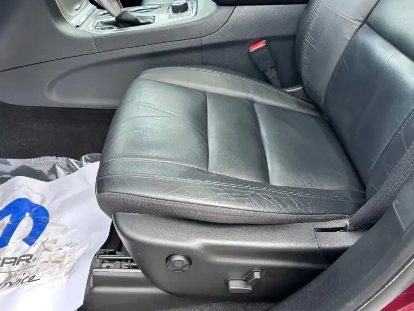 2022 /Black Leather Jeep Grand Cherokee Limited (1C4RJFBG4NC) with an 3.6L V6 24V VVT UPG I engine, 8A transmission, located at 970 Woodlawn Dr., Farmington, MO, 63640, (573) 431-7800, 37.825642, -90.468674 - Discover the adventure-ready, family-friendly 2022 Jeep Grand Cherokee WK Limited, a versatile SUV designed to elevate your lifestyle in Farmington, MO. This stunning vehicle, finished in a captivating Velvet Red Pearlcoat with a luxurious black leather interior, is perfect for everything from weeke - Photo#22