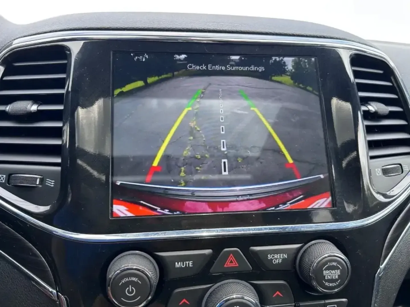 2022 /Black Leather Jeep Grand Cherokee Limited (1C4RJFBG4NC) with an 3.6L V6 24V VVT UPG I engine, 8A transmission, located at 970 Woodlawn Dr., Farmington, MO, 63640, (573) 431-7800, 37.825642, -90.468674 - Discover the adventure-ready, family-friendly 2022 Jeep Grand Cherokee WK Limited, a versatile SUV designed to elevate your lifestyle in Farmington, MO. This stunning vehicle, finished in a captivating Velvet Red Pearlcoat with a luxurious black leather interior, is perfect for everything from weeke - Photo#24