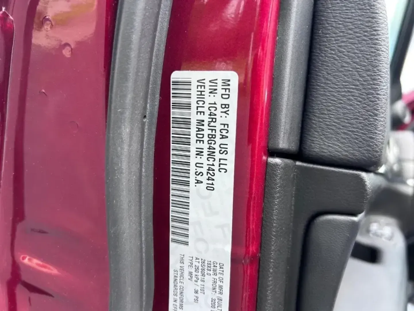 2022 /Black Leather Jeep Grand Cherokee Limited (1C4RJFBG4NC) with an 3.6L V6 24V VVT UPG I engine, 8A transmission, located at 970 Woodlawn Dr., Farmington, MO, 63640, (573) 431-7800, 37.825642, -90.468674 - Discover the adventure-ready, family-friendly 2022 Jeep Grand Cherokee WK Limited, a versatile SUV designed to elevate your lifestyle in Farmington, MO. This stunning vehicle, finished in a captivating Velvet Red Pearlcoat with a luxurious black leather interior, is perfect for everything from weeke - Photo#25