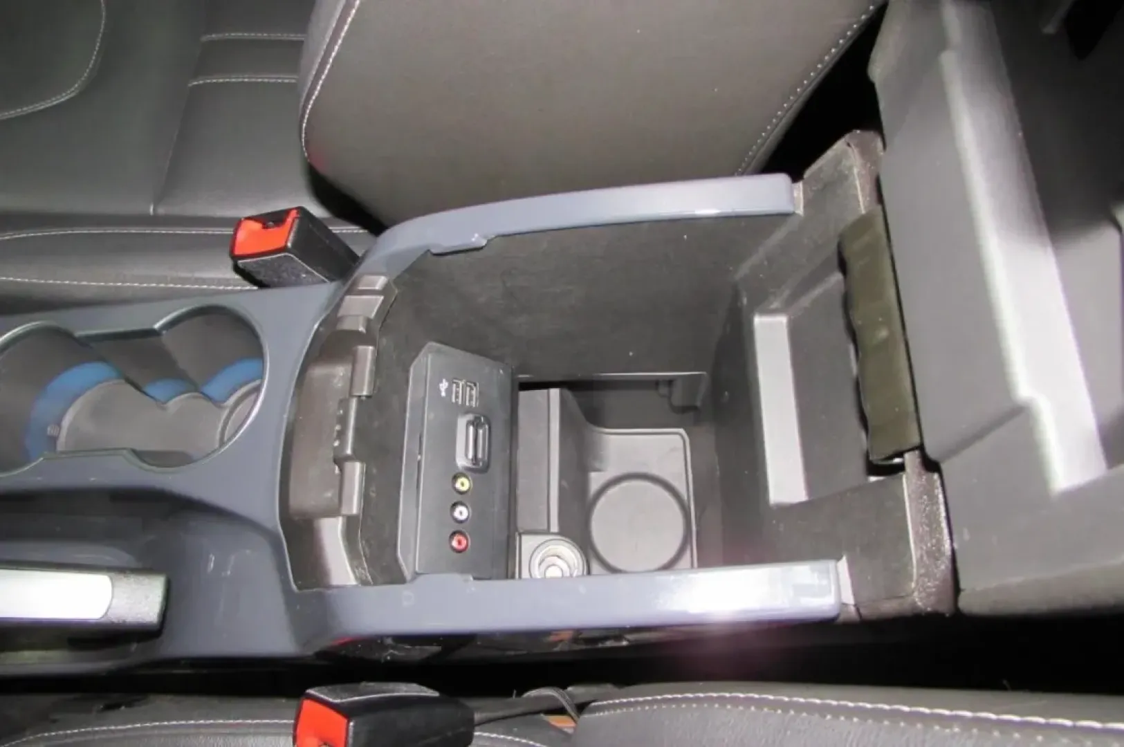 2013 /Charcoal Black Leather Ford Escape Titanium (1FMCU0J98DU) with an Other engine, Automatic transmission, located at 12836 Highway 21, De Soto, MO, 63020, (636) 337-7777, 38.151867, -90.575615 - Are you ready to elevate your family adventures or daily commutes? The 2013 Ford Escape Titanium is the perfect SUV for those who crave a reliable companion for both weekend getaways and everyday errands. With a stylish red exterior and a spacious interior, this pre-owned gem from Pettus Ford De Sot - Photo#21