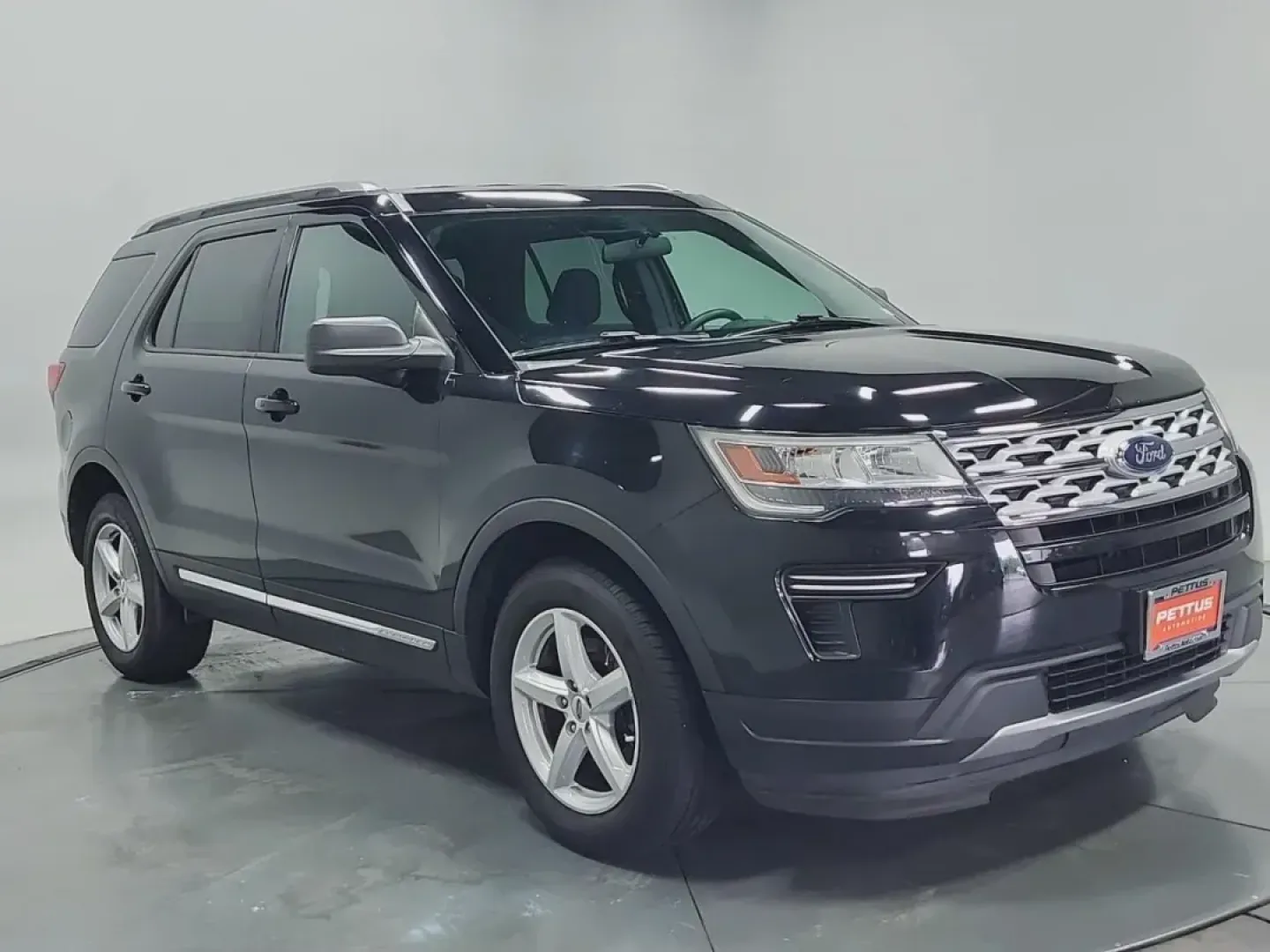 2019 /Medium Stone/Med Lt Stone Clot Ford Explorer XLT (1FM5K7D89KG) with an Other engine, located at 12830 Highway 21, De Soto, MO, 63020, (636) 337-7777, 38.153099, -90.573624 - Discover the perfect blend of comfort, versatility, and style with this 2019 Ford Explorer XLT, an incredible SUV that's ready for your family's next adventure! Whether you're navigating the bustling streets of De Soto, MO, or embarking on a weekend getaway, this vehicle is designed to meet the dema - Photo#0