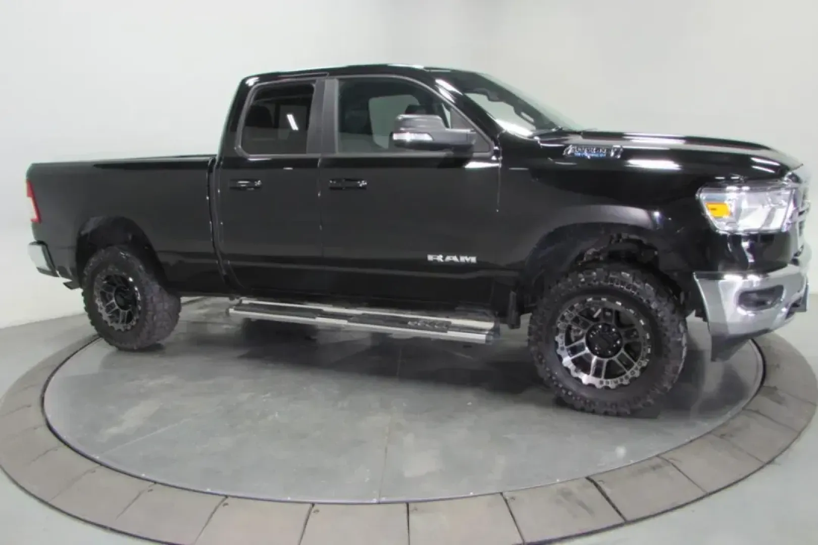 2021 Ram 1500 Big Horn/Lone Star (1C6RRFBG8MN) with an Other engine, located at 12836 Highway 21, De Soto, MO, 63020, (636) 337-7777, 38.151867, -90.575615 - **Discover Adventure with the 2021 Ram 1500 Big Horn Quad Cab at Pettus Ford De Soto!** <br /> <br /> Are you ready for your next outdoor adventure or the ideal vehicle to enhance your daily commute? Look no further than this stunning 2021 Ram 1500 Big Horn Quad Cab, available now at Pettus Ford De - Photo#4