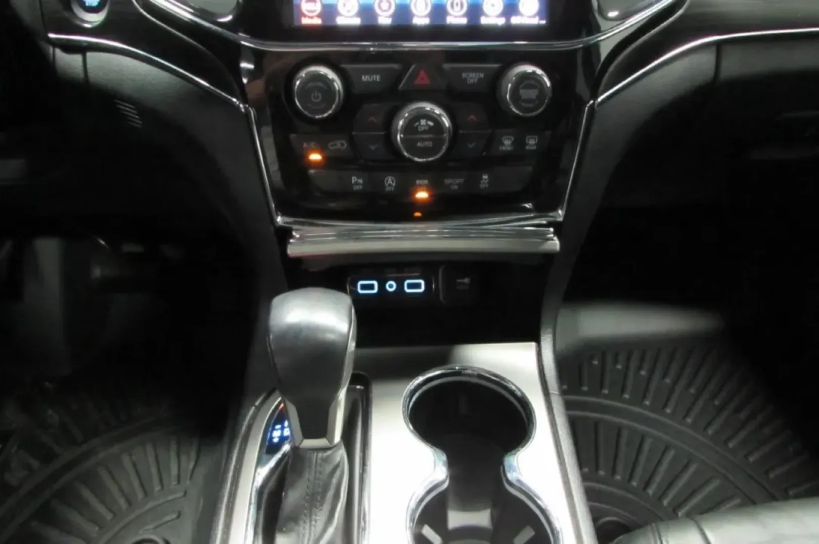2022 /Black Jeep Grand Cherokee Limited (1C4RJFBG4NC) with an Other engine, located at 12830 Highway 21, De Soto, MO, 63020, (636) 337-7777, 38.153099, -90.573624 - ### Discover Your Next Adventure with the 2022 Jeep Grand Cherokee at Pettus Ford De Soto!<br /> <br /> Are you ready to elevate your lifestyle with a versatile vehicle that can handle any adventure? Whether you're a growing family seeking comfort, a weekend warrior craving off-road excursions, or s - Photo#17