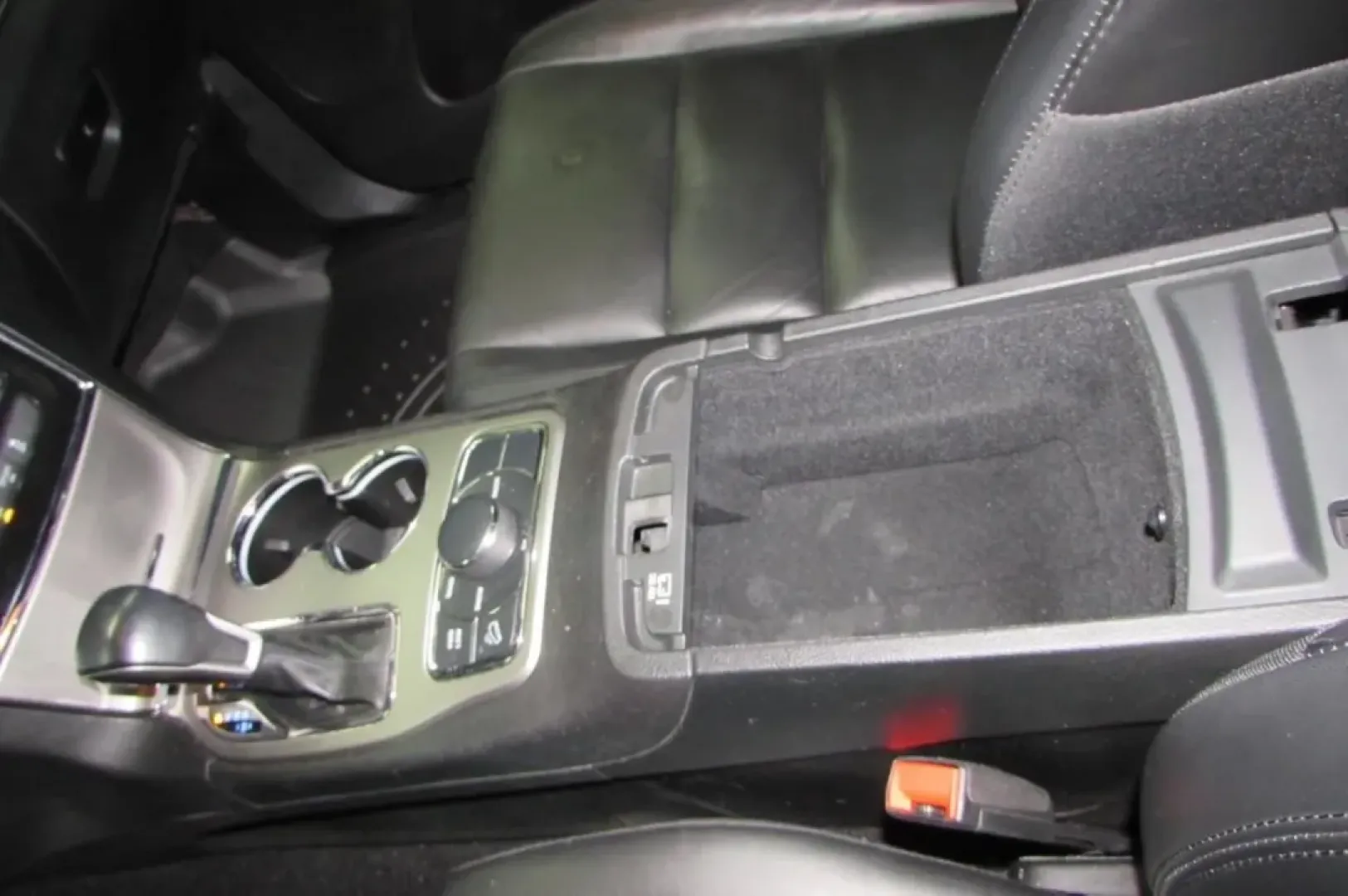 2022 /Black Jeep Grand Cherokee Limited (1C4RJFBG4NC) with an Other engine, located at 12830 Highway 21, De Soto, MO, 63020, (636) 337-7777, 38.153099, -90.573624 - ### Discover Your Next Adventure with the 2022 Jeep Grand Cherokee at Pettus Ford De Soto!<br /> <br /> Are you ready to elevate your lifestyle with a versatile vehicle that can handle any adventure? Whether you're a growing family seeking comfort, a weekend warrior craving off-road excursions, or s - Photo#18