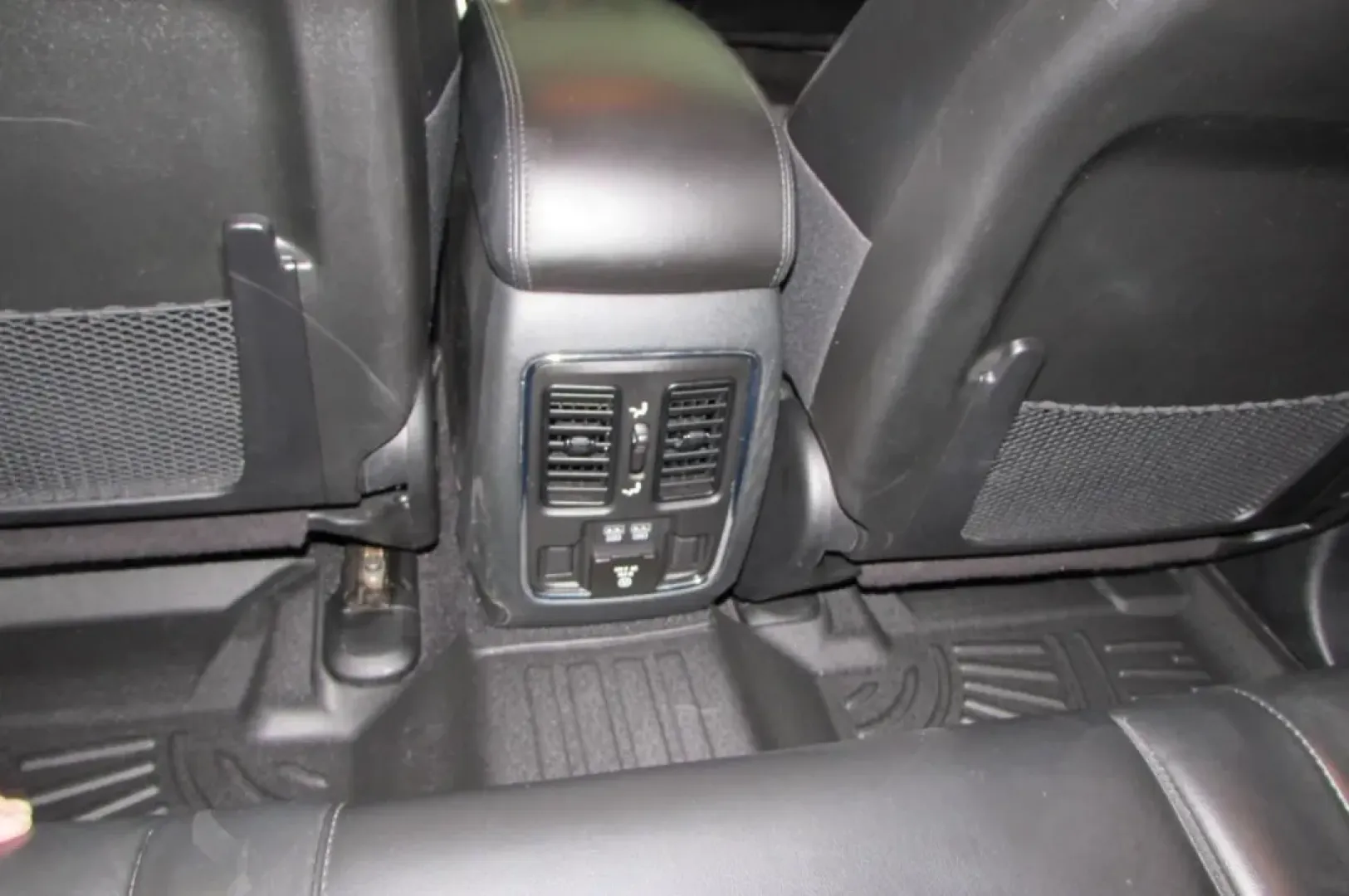 2022 /Black Jeep Grand Cherokee Limited (1C4RJFBG4NC) with an Other engine, located at 12830 Highway 21, De Soto, MO, 63020, (636) 337-7777, 38.153099, -90.573624 - ### Discover Your Next Adventure with the 2022 Jeep Grand Cherokee at Pettus Ford De Soto!<br /> <br /> Are you ready to elevate your lifestyle with a versatile vehicle that can handle any adventure? Whether you're a growing family seeking comfort, a weekend warrior craving off-road excursions, or s - Photo#22