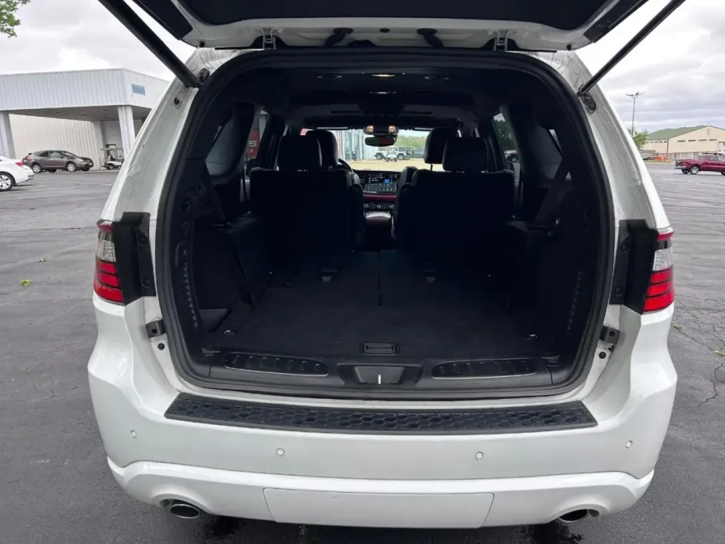 2022 /Red/Black Leather Dodge Durango R/T (1C4SDJCT8NC) with an 5.7L V8 HEMI MDS VVT engine, Automatic transmission, located at 970 Woodlawn Dr., Farmington, MO, 63640, (573) 431-7800, 37.825642, -90.468674 - Elevate your family adventures with this stunning 2022 Dodge Durango R/T, available now at Pettus CDJR Farmington! Perfectly designed for growing families or anyone who loves weekend road trips, this SUV combines power, luxury, and space, making it an ideal choice for those seeking quality used vehi - Photo#3