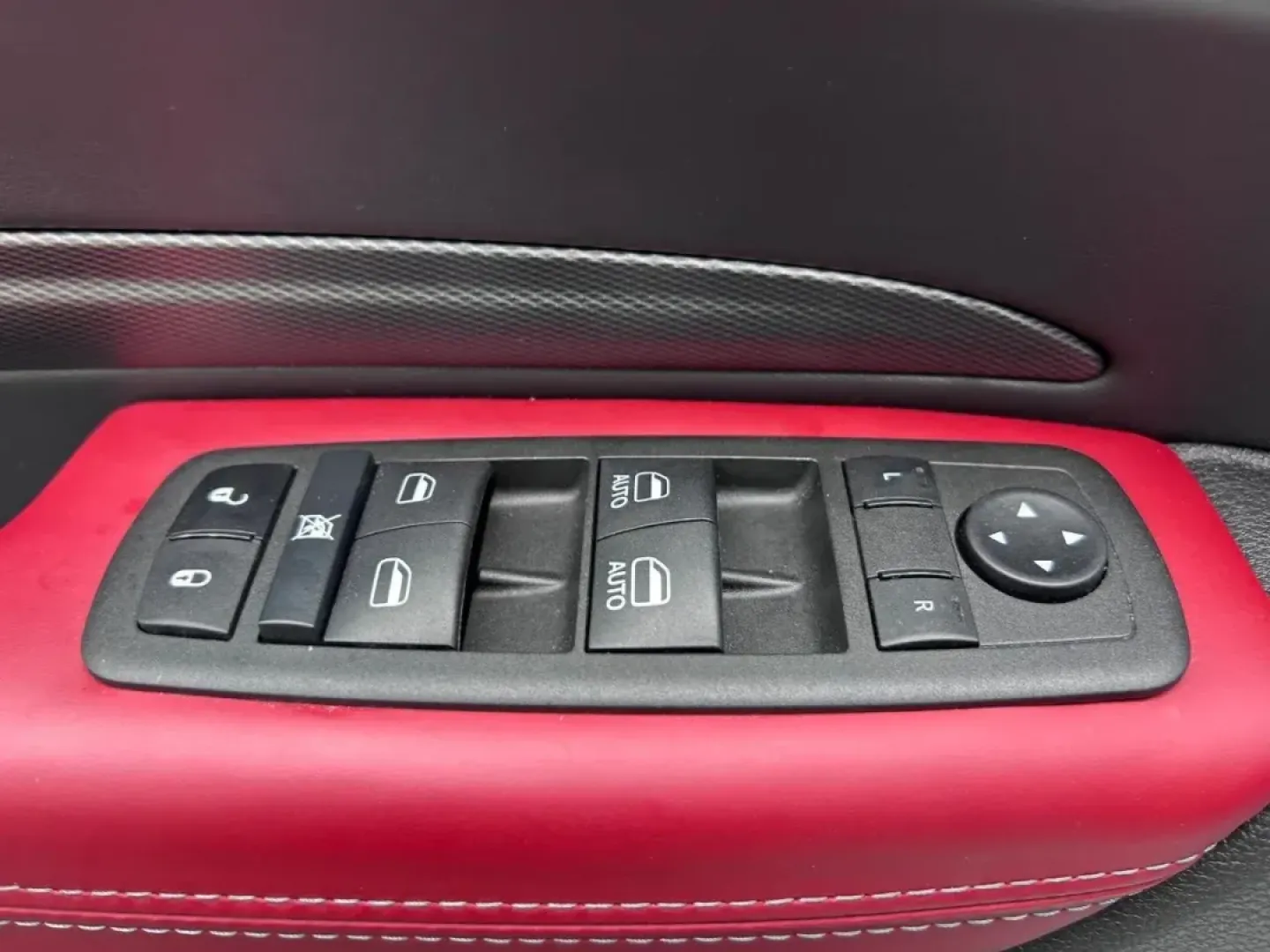 2022 /Red/Black Leather Dodge Durango R/T (1C4SDJCT8NC) with an 5.7L V8 HEMI MDS VVT engine, Automatic transmission, located at 970 Woodlawn Dr., Farmington, MO, 63640, (573) 431-7800, 37.825642, -90.468674 - Elevate your family adventures with this stunning 2022 Dodge Durango R/T, available now at Pettus CDJR Farmington! Perfectly designed for growing families or anyone who loves weekend road trips, this SUV combines power, luxury, and space, making it an ideal choice for those seeking quality used vehi - Photo#20