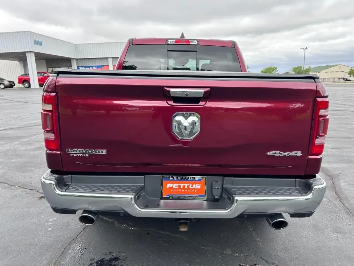 2022 /Black Leather Ram 1500 Laramie (1C6SRFJT3NN) with an 5.7L engine, located at 970 Woodlawn Dr., Farmington, MO, 63640, (573) 431-7800, 37.825642, -90.468674 - **Unleash Your Adventurous Spirit with the 2022 Ram 1500 Laramie at Pettus CDJR Farmington!**<br /> <br /> Are you ready to elevate your driving experience? Whether you're navigating your daily commute, embarking on a weekend getaway, or tackling tough job sites, the 2022 Ram 1500 Laramie is your ul - Photo#2