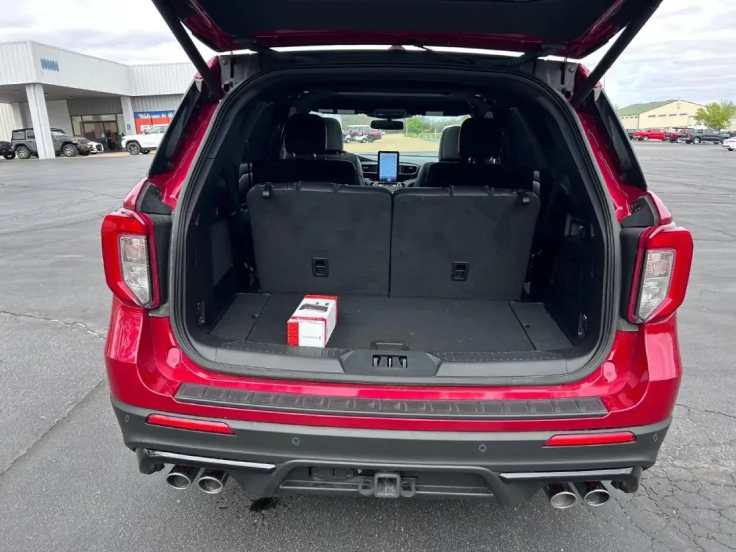 2022 /Ebony Leather Ford Explorer ST (1FM5K8GC1NG) with an 3.0L EcoBoost V6 engine, Automatic transmission, located at 970 Woodlawn Dr., Farmington, MO, 63640, (573) 431-7800, 37.825642, -90.468674 - **Explore Your Next Adventure with the 2022 Ford Explorer ST Ready for Family Fun and Weekend Getaways!**<br /> <br /> If you're on the hunt for an SUV that perfectly blends family functionality with sporty performance, look no further than this stunning **2022 Ford Explorer ST** available at **Pet - Photo#3