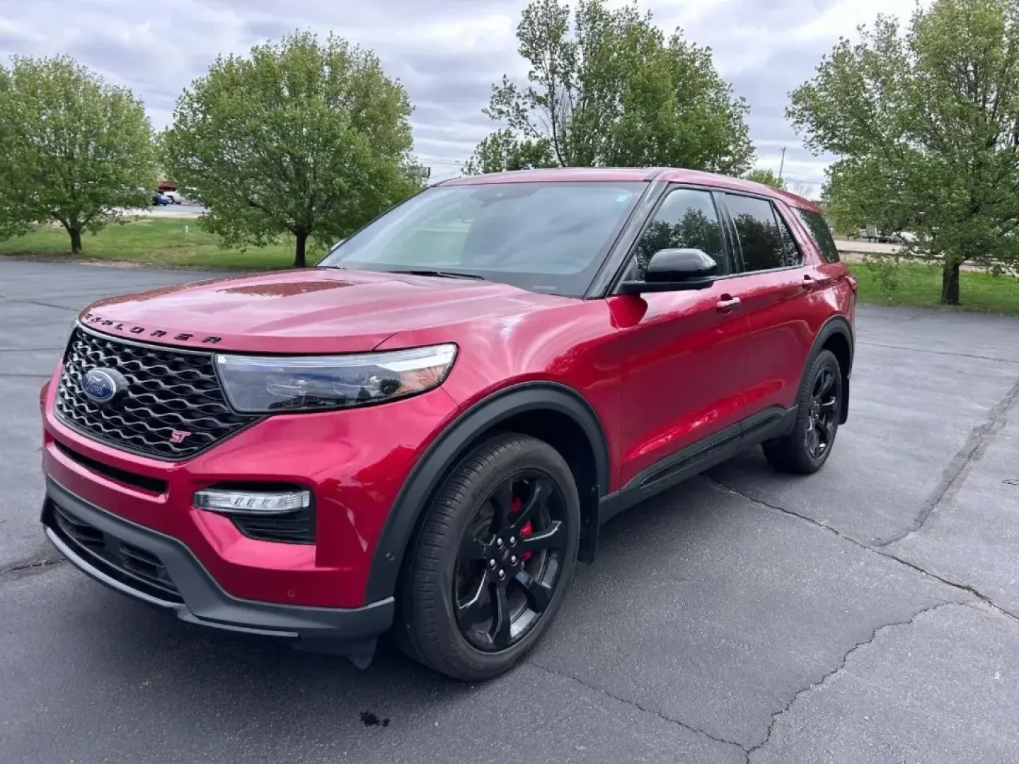 2022 /Ebony Leather Ford Explorer ST (1FM5K8GC1NG) with an 3.0L EcoBoost V6 engine, Automatic transmission, located at 970 Woodlawn Dr., Farmington, MO, 63640, (573) 431-7800, 37.825642, -90.468674 - **Explore Your Next Adventure with the 2022 Ford Explorer ST Ready for Family Fun and Weekend Getaways!**<br /> <br /> If you're on the hunt for an SUV that perfectly blends family functionality with sporty performance, look no further than this stunning **2022 Ford Explorer ST** available at **Pet - Photo#6