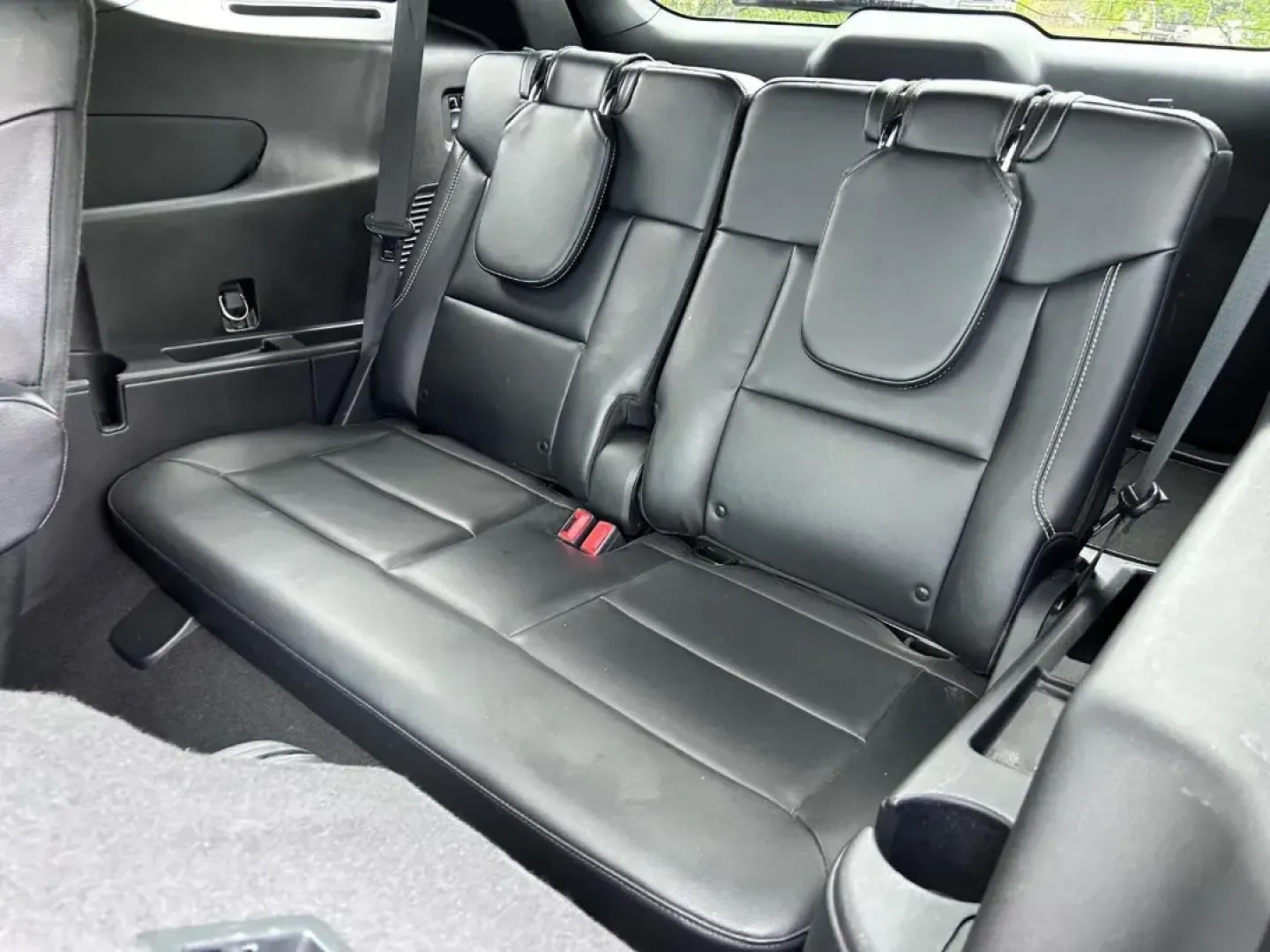 2022 /Ebony Leather Ford Explorer ST (1FM5K8GC1NG) with an 3.0L EcoBoost V6 engine, Automatic transmission, located at 970 Woodlawn Dr., Farmington, MO, 63640, (573) 431-7800, 37.825642, -90.468674 - **Explore Your Next Adventure with the 2022 Ford Explorer ST Ready for Family Fun and Weekend Getaways!**<br /> <br /> If you're on the hunt for an SUV that perfectly blends family functionality with sporty performance, look no further than this stunning **2022 Ford Explorer ST** available at **Pet - Photo#8