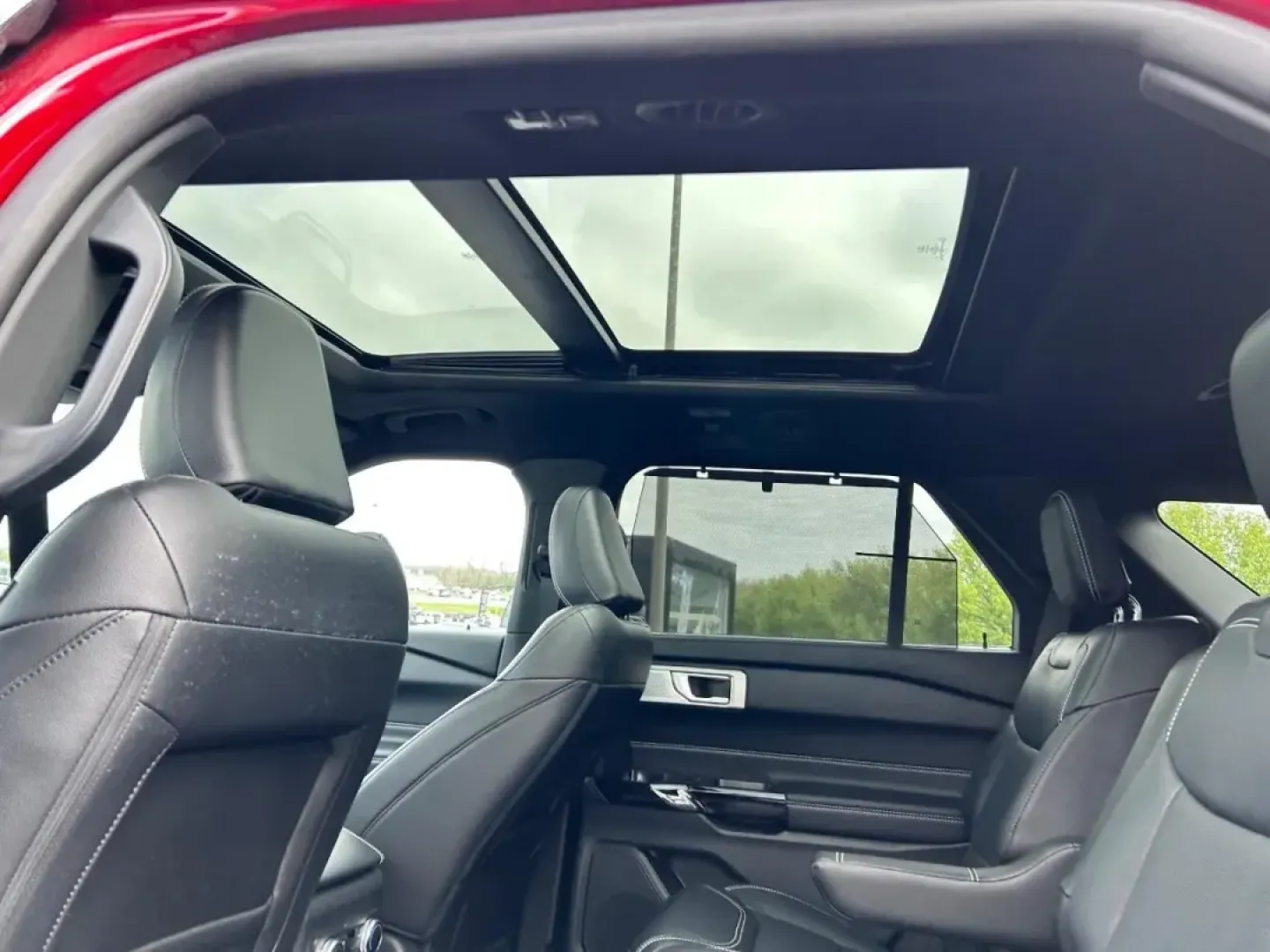 2022 /Ebony Leather Ford Explorer ST (1FM5K8GC1NG) with an 3.0L EcoBoost V6 engine, Automatic transmission, located at 970 Woodlawn Dr., Farmington, MO, 63640, (573) 431-7800, 37.825642, -90.468674 - **Explore Your Next Adventure with the 2022 Ford Explorer ST Ready for Family Fun and Weekend Getaways!**<br /> <br /> If you're on the hunt for an SUV that perfectly blends family functionality with sporty performance, look no further than this stunning **2022 Ford Explorer ST** available at **Pet - Photo#10