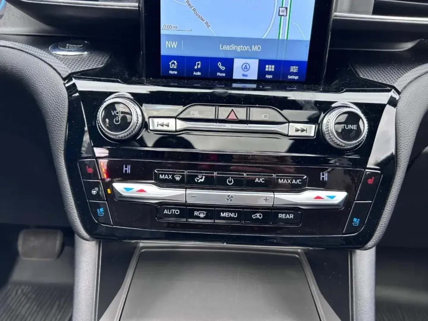 2022 /Ebony Leather Ford Explorer ST (1FM5K8GC1NG) with an 3.0L EcoBoost V6 engine, Automatic transmission, located at 970 Woodlawn Dr., Farmington, MO, 63640, (573) 431-7800, 37.825642, -90.468674 - **Explore Your Next Adventure with the 2022 Ford Explorer ST Ready for Family Fun and Weekend Getaways!**<br /> <br /> If you're on the hunt for an SUV that perfectly blends family functionality with sporty performance, look no further than this stunning **2022 Ford Explorer ST** available at **Pet - Photo#17