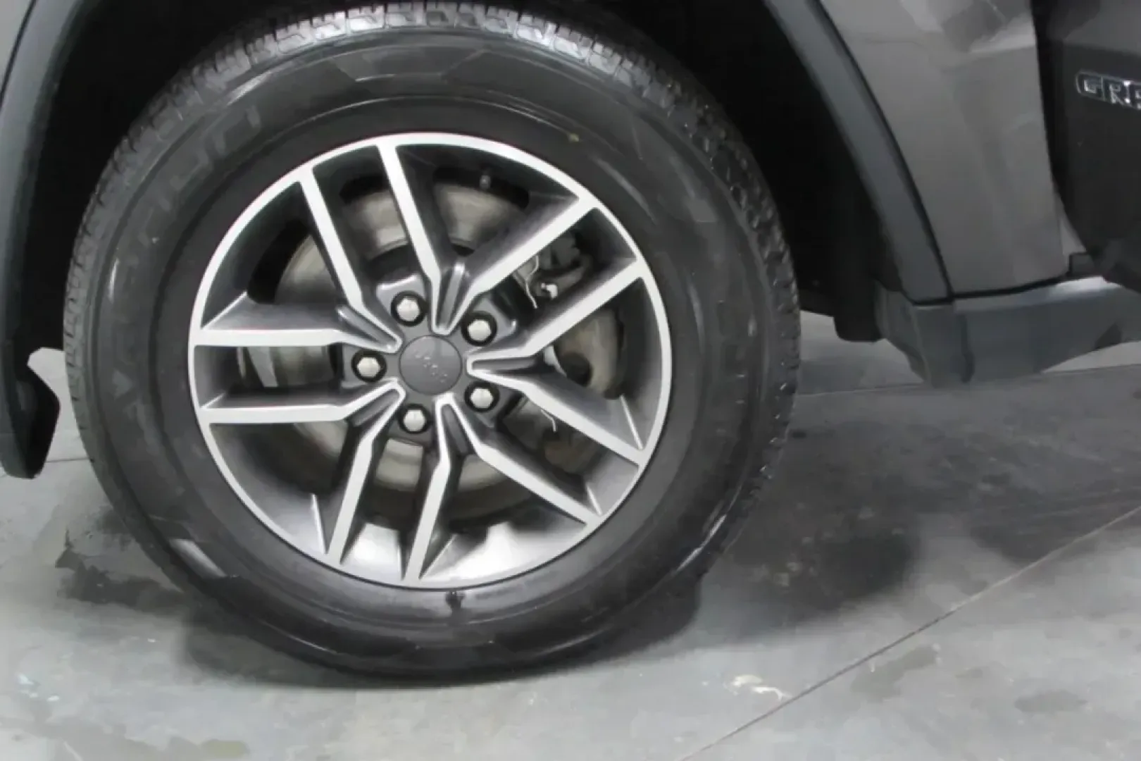2021 /Black Leather Jeep Grand Cherokee Limited (1C4RJFBG9MC) with an Other engine, Automatic transmission, located at 12830 Highway 21, De Soto, MO, 63020, (636) 337-7777, 38.153099, -90.573624 - Discover your next adventure with the 2021 Jeep Grand Cherokee Limited, available now at Pettus CDJR DeSoto, your premier OEM dealership located at 12830 Highway 21, De Soto, MO 63020. This versatile SUV is ideal for families seeking space and comfort, adventurers eager to explore off-the-beaten-pat - Photo#8