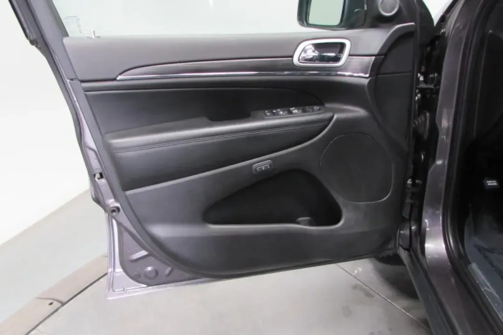 2021 /Black Leather Jeep Grand Cherokee Limited (1C4RJFBG9MC) with an Other engine, Automatic transmission, located at 12830 Highway 21, De Soto, MO, 63020, (636) 337-7777, 38.153099, -90.573624 - Discover your next adventure with the 2021 Jeep Grand Cherokee Limited, available now at Pettus CDJR DeSoto, your premier OEM dealership located at 12830 Highway 21, De Soto, MO 63020. This versatile SUV is ideal for families seeking space and comfort, adventurers eager to explore off-the-beaten-pat - Photo#9