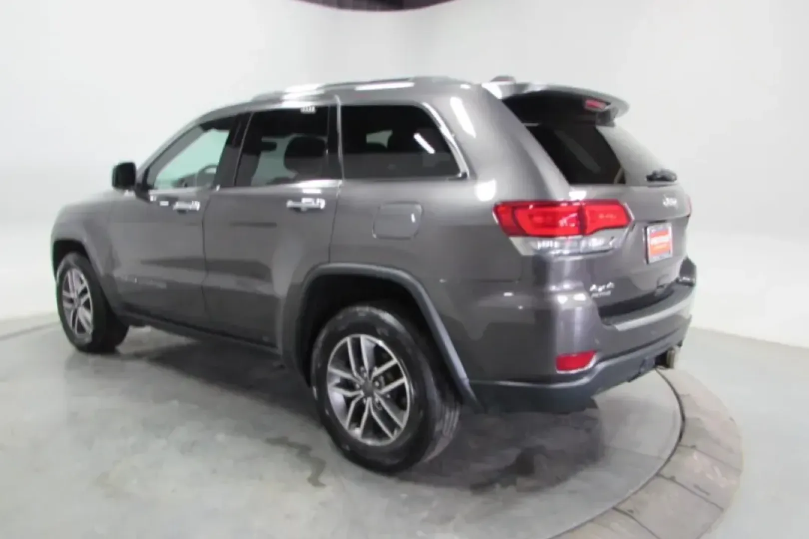 2021 /Black Leather Jeep Grand Cherokee Limited (1C4RJFBG9MC) with an Other engine, Automatic transmission, located at 12830 Highway 21, De Soto, MO, 63020, (636) 337-7777, 38.153099, -90.573624 - Discover your next adventure with the 2021 Jeep Grand Cherokee Limited, available now at Pettus CDJR DeSoto, your premier OEM dealership located at 12830 Highway 21, De Soto, MO 63020. This versatile SUV is ideal for families seeking space and comfort, adventurers eager to explore off-the-beaten-pat - Photo#4