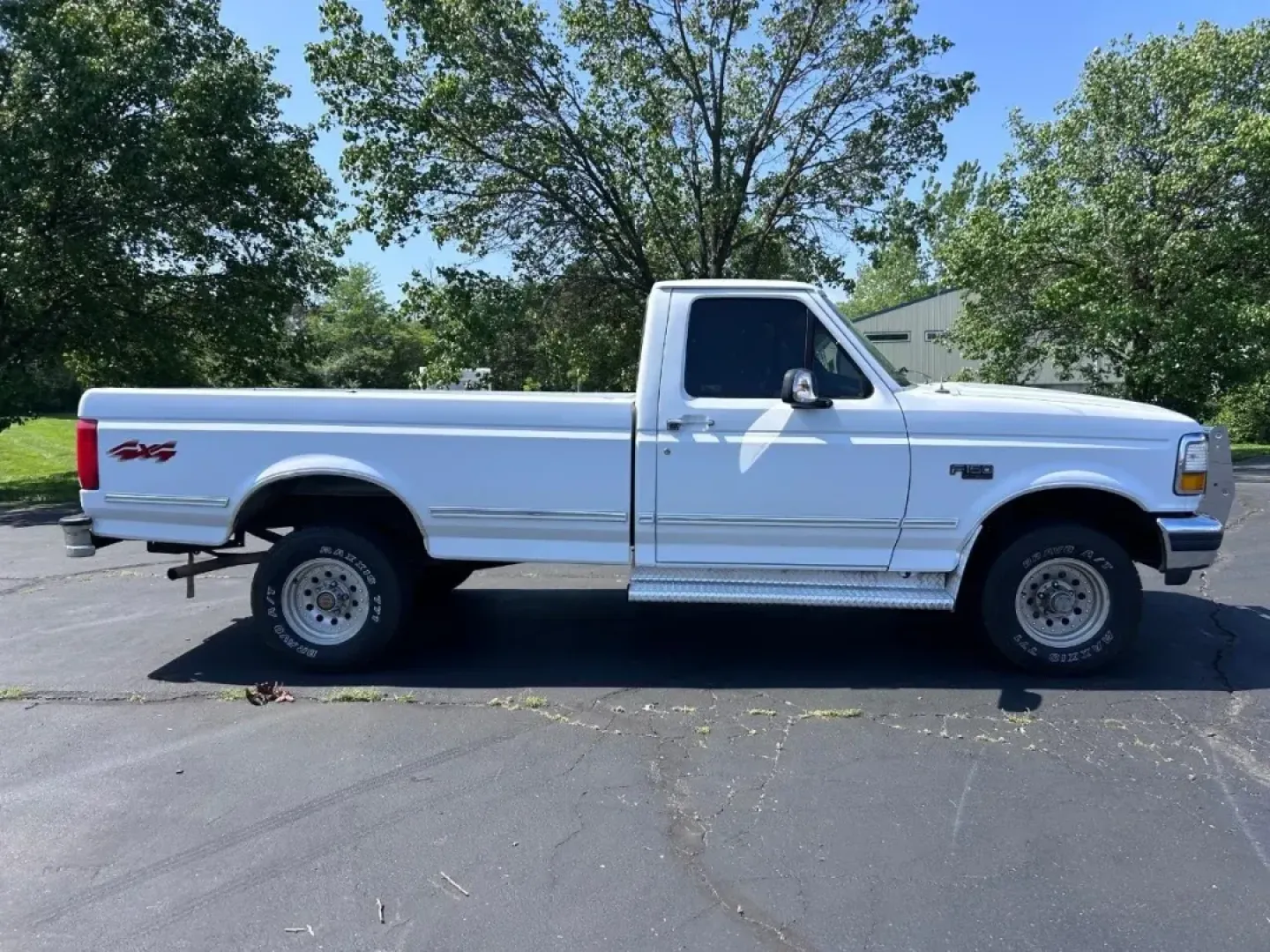 1992 Ford F-150 Custom (1FTEF14N1NL) with an 5.0L engine, located at 970 Woodlawn Dr., Farmington, MO, 63640, (573) 431-7800, 37.825642, -90.468674 - USED 1992 Ford F-150 Custom from Pettus CDJR Farmington, Farmington MO. - Photo#0