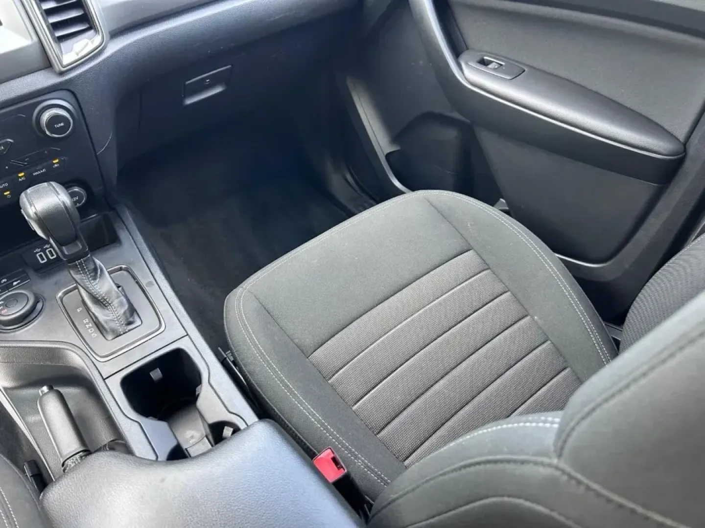 2020 /Ebony Cloth Ford Ranger XLT (1FTER4FH8LL) with an 2.3L EcoBoost engine, Automatic transmission, located at 970 Woodlawn Dr., Farmington, MO, 63640, (573) 431-7800, 37.825642, -90.468674 - **Adventure Awaits with This 2020 Ford Ranger XLT at Pettus CDJR Farmington!**<br /> <br /> Are you ready to elevate your weekend adventures or tackle your daily commutes with style and confidence? Look no further than this stunning 2020 Ford Ranger XLT, proudly offered at Pettus CDJR Farmington, yo - Photo#15