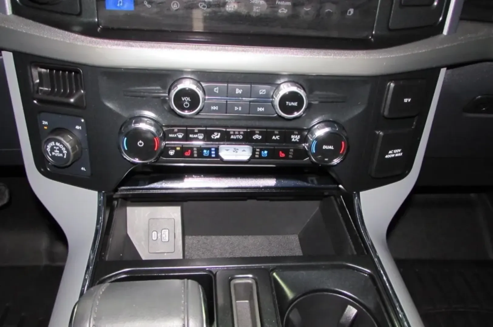 2024 /Black Ford F-150 LARIAT (1FTFW5L56RF) with an Other engine, located at 12836 Highway 21, De Soto, MO, 63020, (636) 337-7777, 38.151867, -90.575615 - **Unleash Your Adventures with the 2024 Ford F-150 Lariat at Pettus Ford De Soto!**<br /> <br /> Are you ready to elevate your daily commute or weekend adventures? Look no further than the 2024 Ford F-150 Lariat, a truck that embodies power, comfort, and rugged sophistication. Perfect for growing fa - Photo#26
