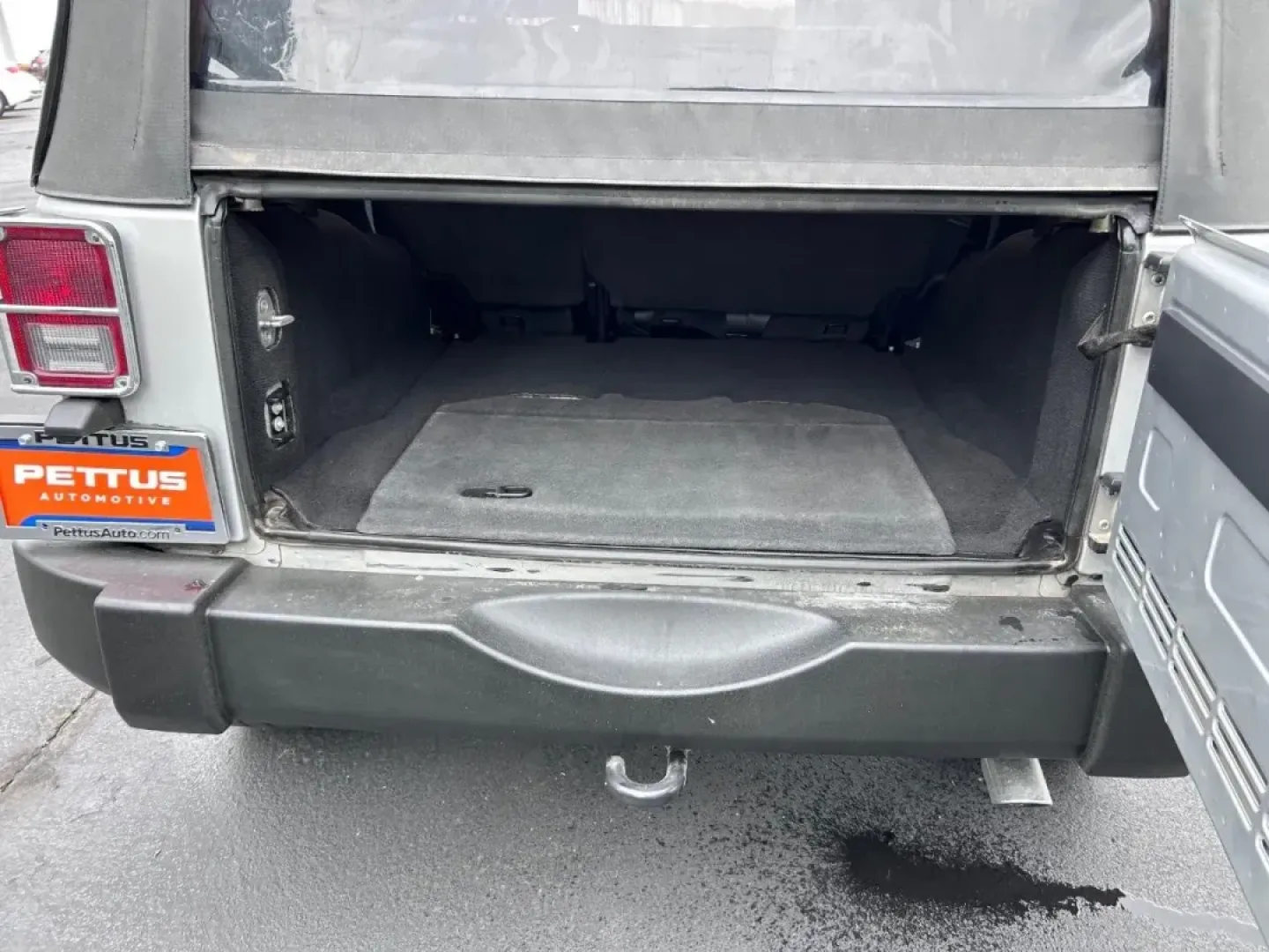 2008 /Dark/Medium Slate Gray Cloth Jeep Wrangler Unlimited X (1J4GA39108L) with an 3.8L OHV 12-valve SMPI V6 engine, located at 970 Woodlawn Dr., Farmington, MO, 63640, (573) 431-7800, 37.825642, -90.468674 - **Adventure Awaits: Discover the 2008 Jeep Wrangler Unlimited X at Pettus CDJR Farmington!**<br /> <br /> Are you ready to embrace the spirit of adventure? If you're looking for a vehicle that can take you off the beaten path and provide exhilarating experiences, the 2008 Jeep Wrangler Unlimited X i - Photo#3