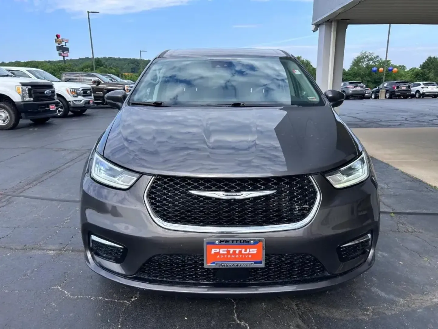 2023 /Black Leather Chrysler Pacifica Touring L (2C4RC1BG0PR) with an 3.6L V6 24V VVT UPG I engine, Automatic transmission, located at 141 Commercial Dr, Fredericktown, MO, 63645, (573) 783-6432, 37.570087, -90.320648 - **Discover Your Family's Next Adventure with the 2023 Chrysler Pacifica at Pettus Ford Fredericktown!**<br /> <br /> Are you a growing family in search of the perfect vehicle for your busy lifestyle? Look no further than the 2023 Chrysler Pacifica, available now at Pettus Ford Fredericktown. This ex - Photo#8