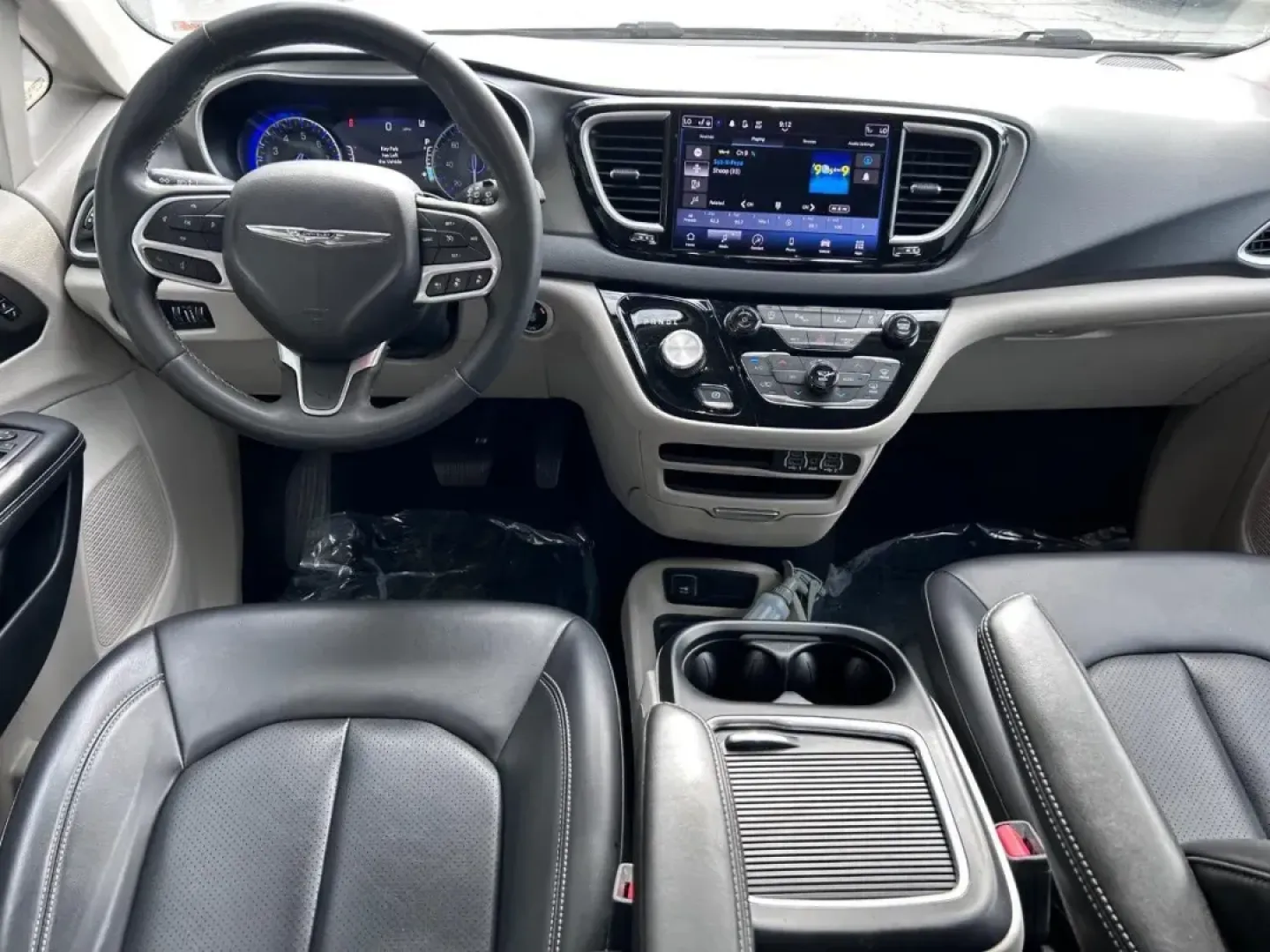 2023 /Black Leather Chrysler Pacifica Touring L (2C4RC1BG0PR) with an 3.6L V6 24V VVT UPG I engine, Automatic transmission, located at 141 Commercial Dr, Fredericktown, MO, 63645, (573) 783-6432, 37.570087, -90.320648 - **Discover Your Family's Next Adventure with the 2023 Chrysler Pacifica at Pettus Ford Fredericktown!**<br /> <br /> Are you a growing family in search of the perfect vehicle for your busy lifestyle? Look no further than the 2023 Chrysler Pacifica, available now at Pettus Ford Fredericktown. This ex - Photo#12