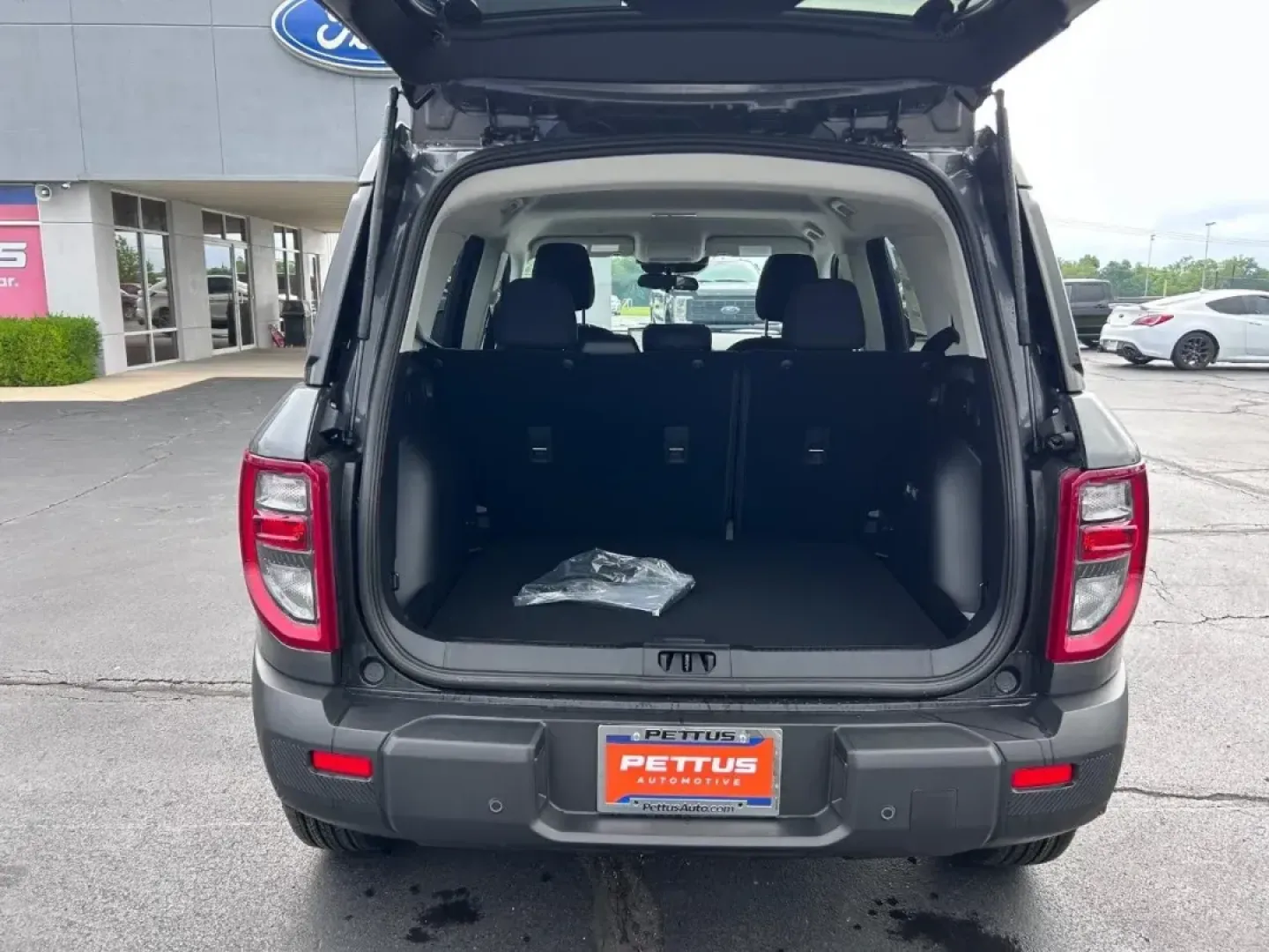 2025 /Medium Lt Smoked Truffle Cloth Ford Bronco Sport Big Bend (3FMCR9BN8SR) with an 1.5L EcoBoost engine, Automatic transmission, located at 141 Commercial Dr, Fredericktown, MO, 63645, (573) 783-6432, 37.570087, -90.320648 - Are you ready to elevate your adventures? The 2025 Ford Bronco Sport Big Bend is your ticket to exploring the great outdoors or simply making your daily commute a breeze. With its rugged design, advanced technology, and comfortable interior, this SUV is perfect for weekend getaways, family road trip - Photo#4