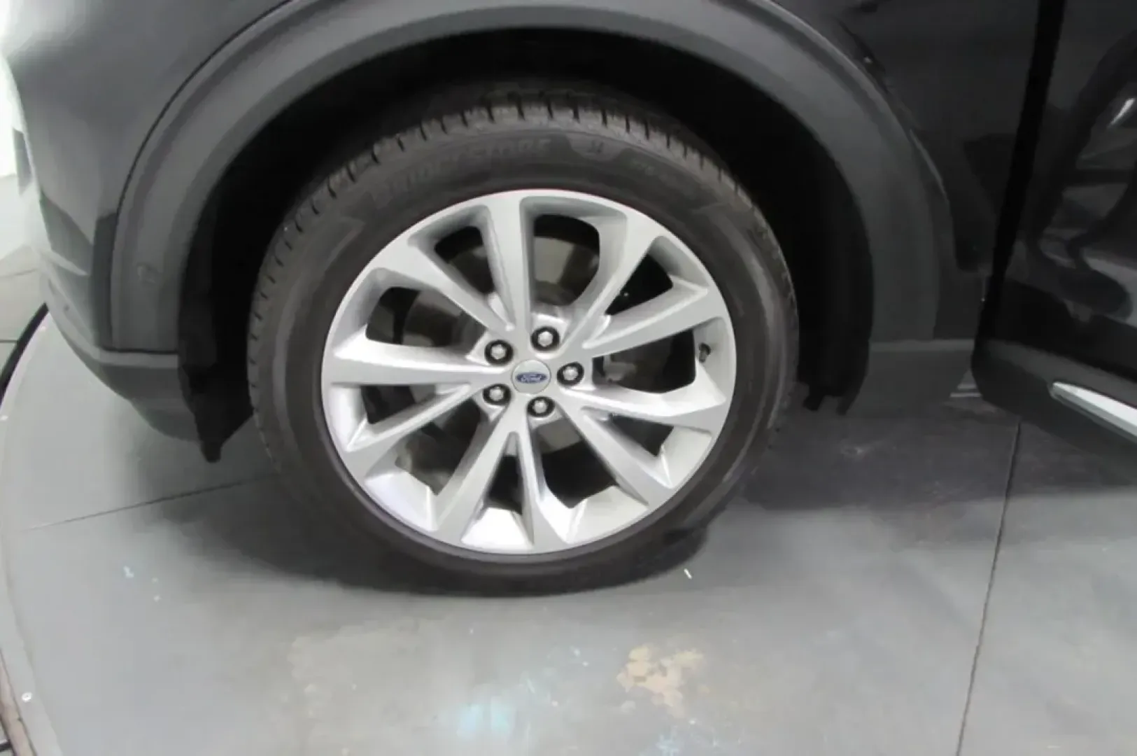 2022 Ford Explorer Platinum (1FM5K8HW5NN) with an Other engine, located at 12836 Highway 21, De Soto, MO, 63020, (636) 337-7777, 38.151867, -90.575615 - **Get Ready for Adventure: 2022 Ford Explorer Platinum at Pettus Ford De Soto**<br /> <br /> Are you ready to elevate your family road trips or weekend adventures? The 2022 Ford Explorer Platinum is the perfect SUV for those who crave space, comfort, and cutting-edge technology. This versatile vehic - Photo#9
