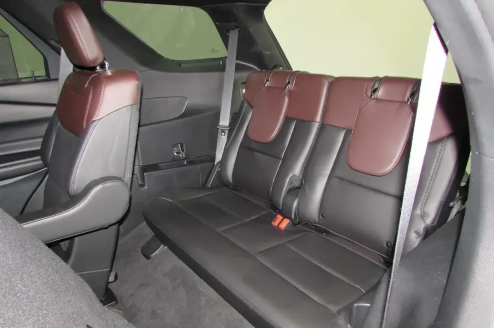 2022 Ford Explorer Platinum (1FM5K8HW5NN) with an Other engine, located at 12836 Highway 21, De Soto, MO, 63020, (636) 337-7777, 38.151867, -90.575615 - **Get Ready for Adventure: 2022 Ford Explorer Platinum at Pettus Ford De Soto**<br /> <br /> Are you ready to elevate your family road trips or weekend adventures? The 2022 Ford Explorer Platinum is the perfect SUV for those who crave space, comfort, and cutting-edge technology. This versatile vehic - Photo#27