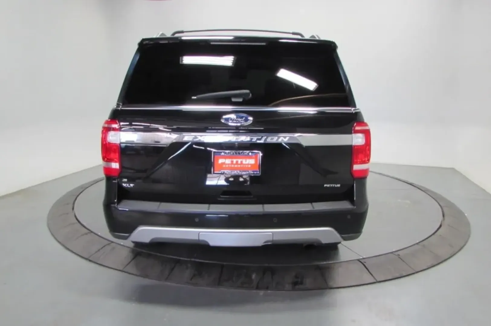 2021 /Ebony Leather Ford Expedition XLT (1FMJU1JT2ME) with an Other engine, Automatic transmission, located at 12836 Highway 21, De Soto, MO, 63020, (636) 337-7777, 38.151867, -90.575615 - **Discover Your Next Adventure with the 2021 Ford Expedition XLT at Pettus Ford De Soto** <br /> <br /> Are you ready to elevate your family's adventures or tackle your daily commute with style and comfort? Look no further than the 2021 Ford Expedition XLT, available now at Pettus Ford De Soto! Wit - Photo#6