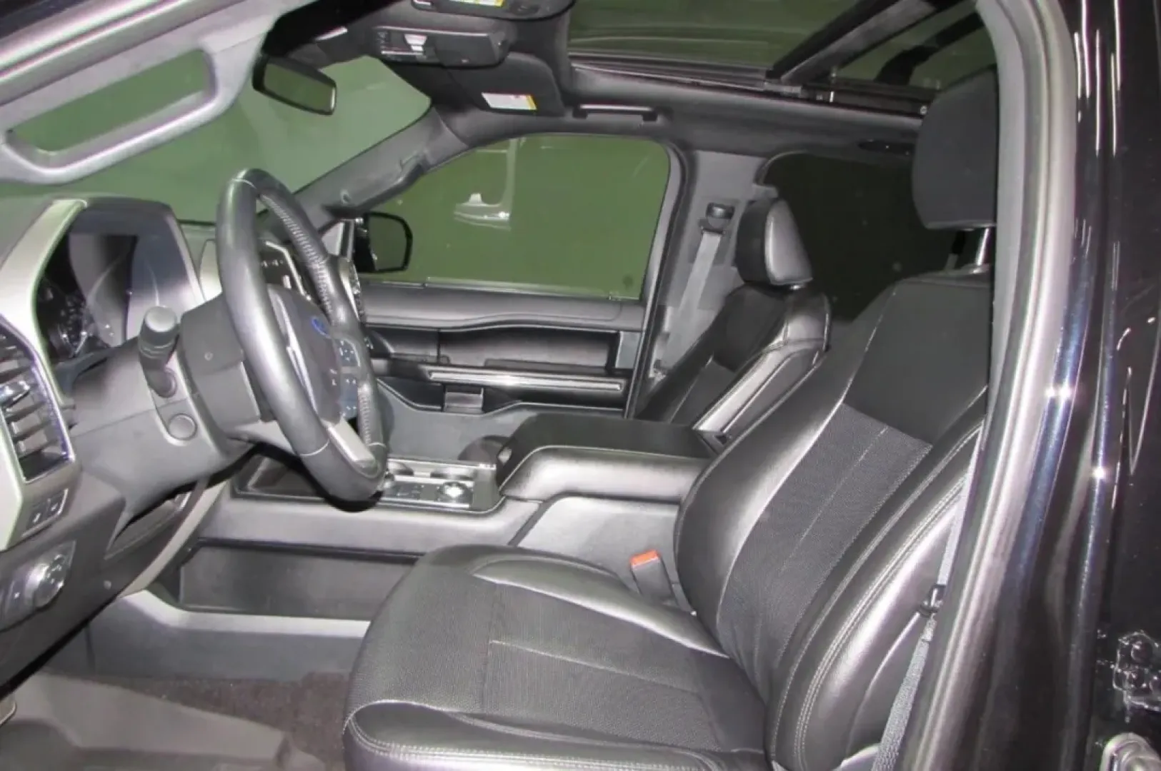 2021 /Ebony Leather Ford Expedition XLT (1FMJU1JT2ME) with an Other engine, Automatic transmission, located at 12836 Highway 21, De Soto, MO, 63020, (636) 337-7777, 38.151867, -90.575615 - **Discover Your Next Adventure with the 2021 Ford Expedition XLT at Pettus Ford De Soto** <br /> <br /> Are you ready to elevate your family's adventures or tackle your daily commute with style and comfort? Look no further than the 2021 Ford Expedition XLT, available now at Pettus Ford De Soto! Wit - Photo#11