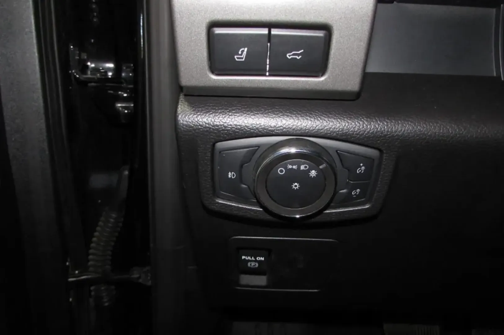 2021 /Ebony Leather Ford Expedition XLT (1FMJU1JT2ME) with an Other engine, Automatic transmission, located at 12836 Highway 21, De Soto, MO, 63020, (636) 337-7777, 38.151867, -90.575615 - **Discover Your Next Adventure with the 2021 Ford Expedition XLT at Pettus Ford De Soto** <br /> <br /> Are you ready to elevate your family's adventures or tackle your daily commute with style and comfort? Look no further than the 2021 Ford Expedition XLT, available now at Pettus Ford De Soto! Wit - Photo#12