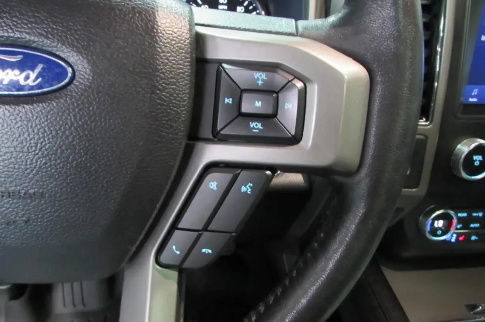 2021 /Ebony Leather Ford Expedition XLT (1FMJU1JT2ME) with an Other engine, Automatic transmission, located at 12836 Highway 21, De Soto, MO, 63020, (636) 337-7777, 38.151867, -90.575615 - **Discover Your Next Adventure with the 2021 Ford Expedition XLT at Pettus Ford De Soto** <br /> <br /> Are you ready to elevate your family's adventures or tackle your daily commute with style and comfort? Look no further than the 2021 Ford Expedition XLT, available now at Pettus Ford De Soto! Wit - Photo#16