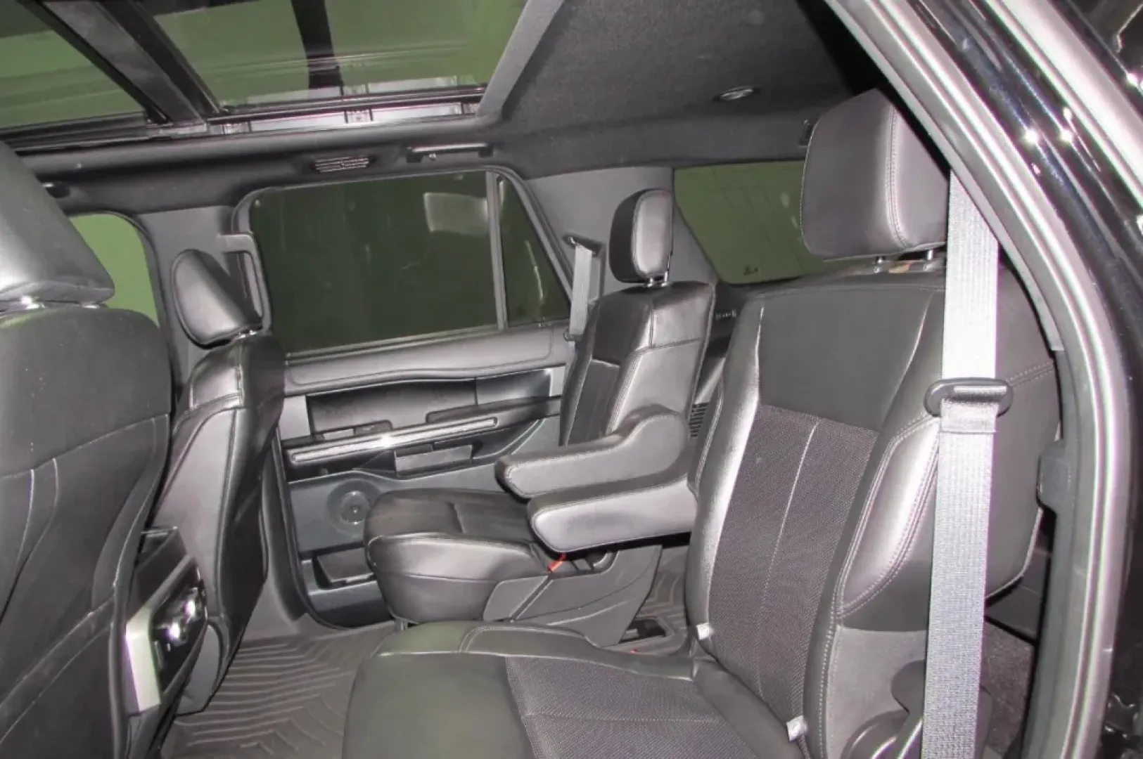2021 /Ebony Leather Ford Expedition XLT (1FMJU1JT2ME) with an Other engine, Automatic transmission, located at 12836 Highway 21, De Soto, MO, 63020, (636) 337-7777, 38.151867, -90.575615 - **Discover Your Next Adventure with the 2021 Ford Expedition XLT at Pettus Ford De Soto** <br /> <br /> Are you ready to elevate your family's adventures or tackle your daily commute with style and comfort? Look no further than the 2021 Ford Expedition XLT, available now at Pettus Ford De Soto! Wit - Photo#23