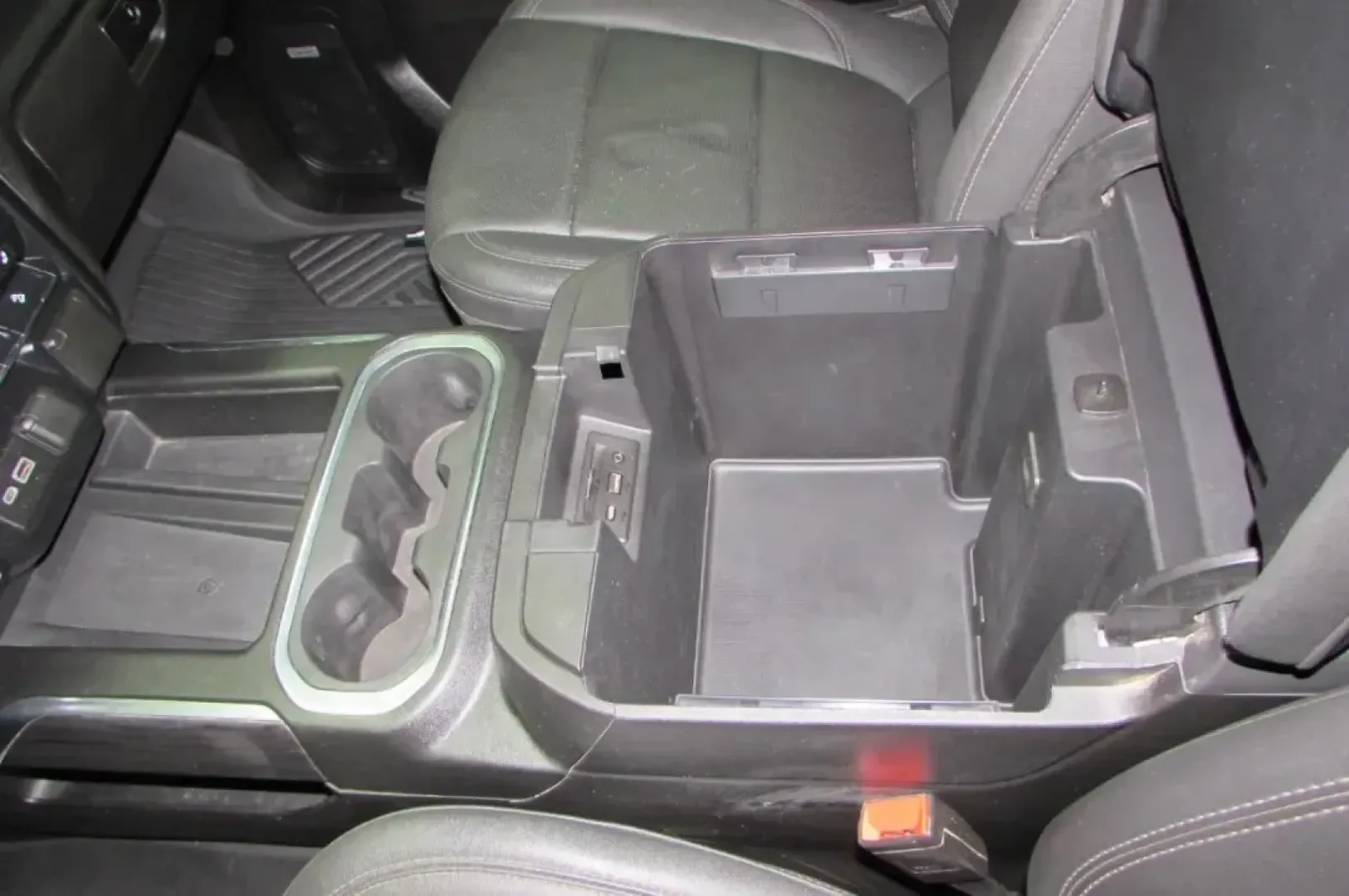 2021 /Gideon/Very Dark Atmosphere Le Chevrolet Silverado 1500 LTZ (1GCUYGEL6MZ) with an Other engine, located at 12836 Highway 21, De Soto, MO, 63020, (636) 337-7777, 38.151867, -90.575615 - **Discover the 2021 Chevrolet Silverado 1500 LTZ The Ultimate Truck for Your Adventurous Lifestyle!**<br /> <br /> If you're searching for an impressive blend of power, comfort, and cutting-edge technology, look no further than the 2021 Chevrolet Silverado 1500 LTZ available at Pettus Ford De Soto. - Photo#8